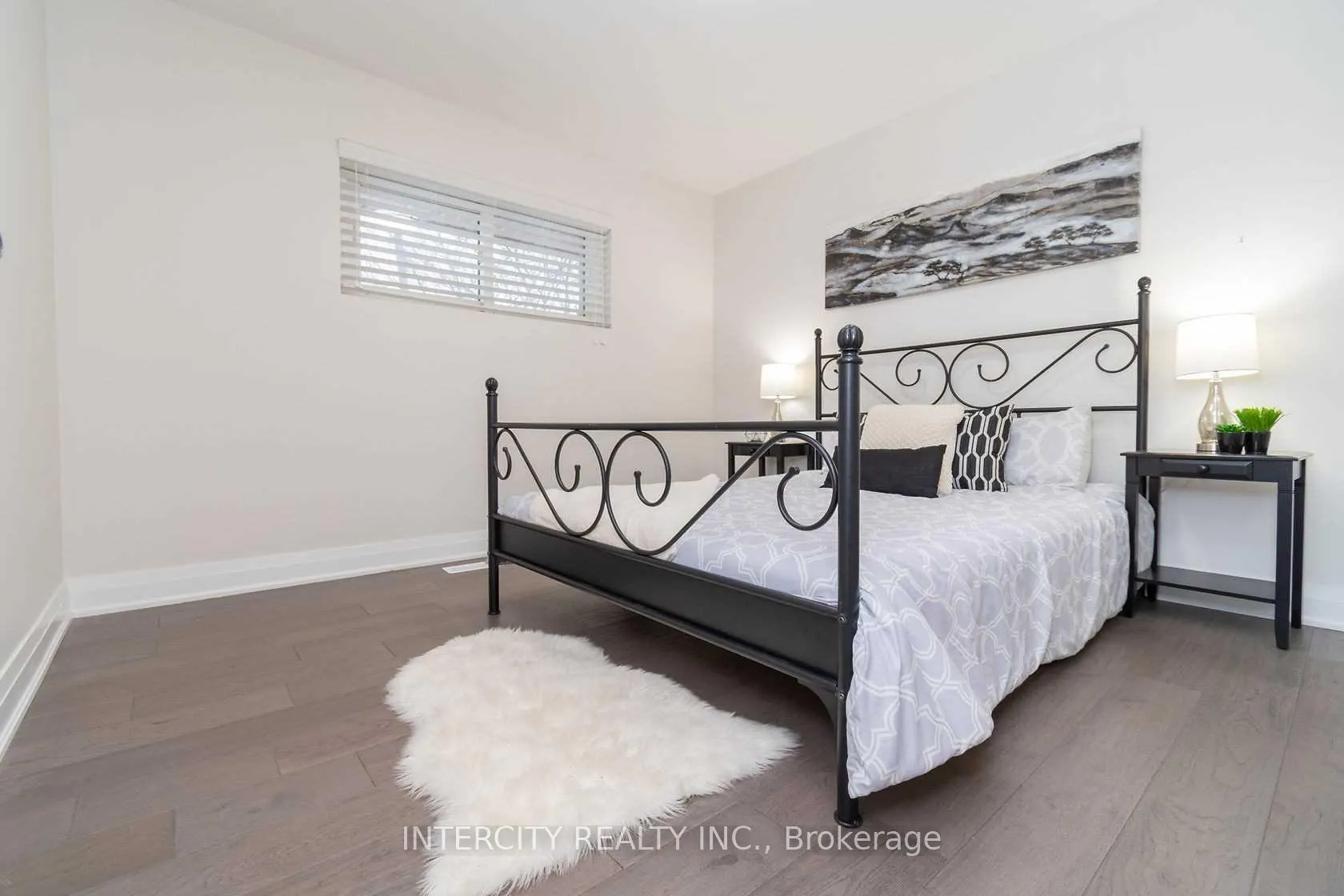Photo 15 of 781 Drury Lane, Burlington, Brant — HOMEH