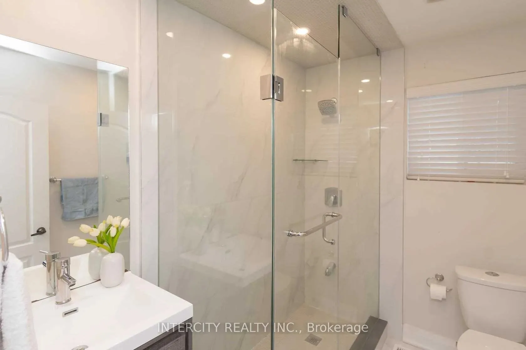 Photo 18 of 781 Drury Lane, Burlington, Brant — HOMEH