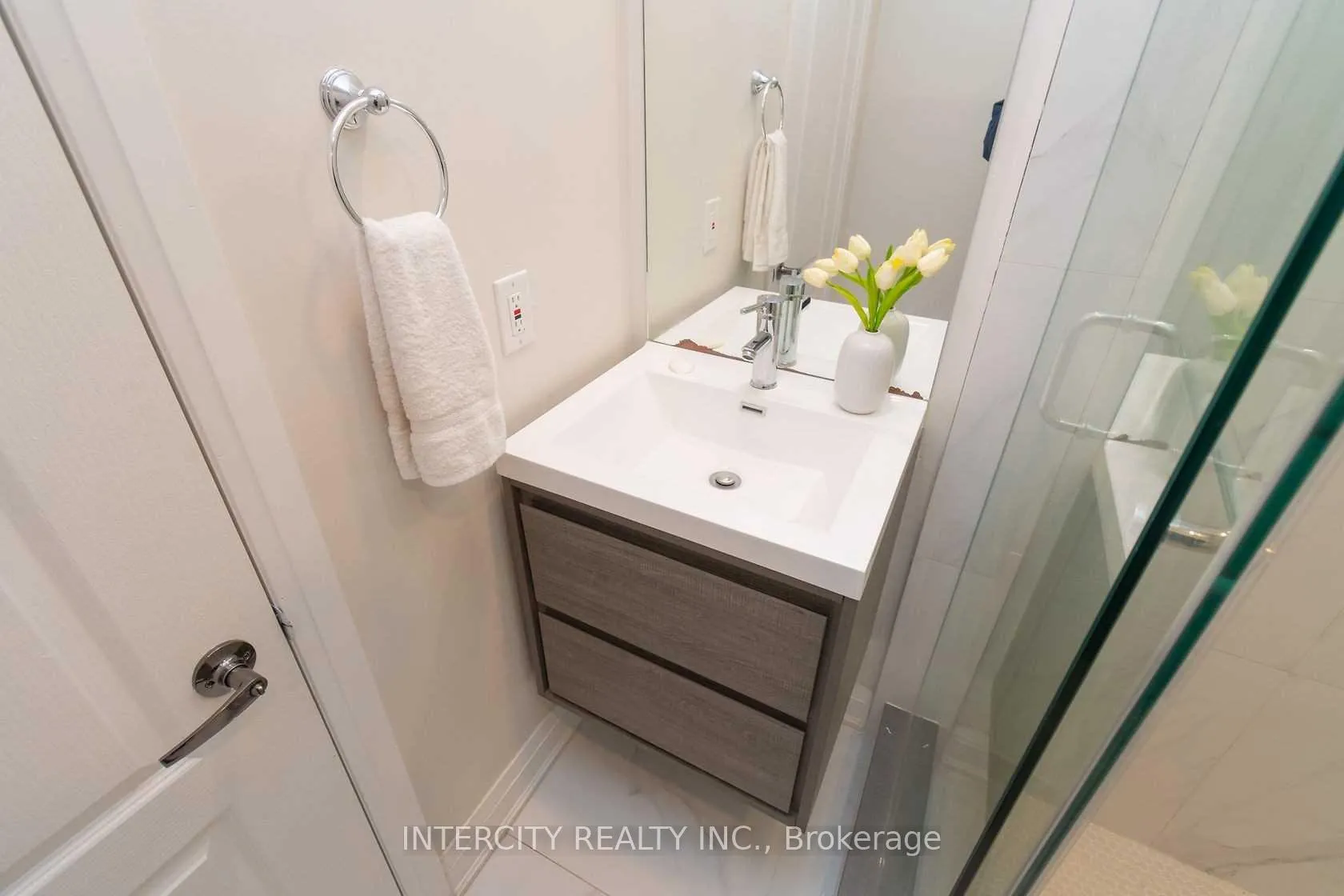 Photo 19 of 781 Drury Lane, Burlington, Brant — HOMEH
