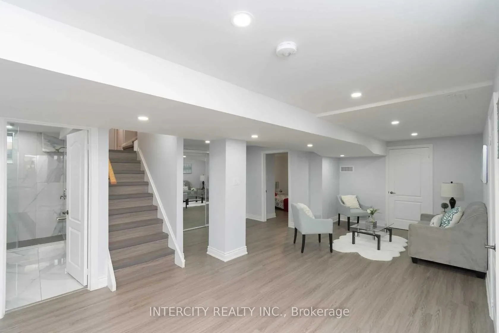 Photo 22 of 781 Drury Lane, Burlington, Brant — HOMEH