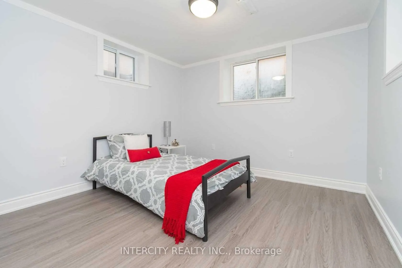Photo 24 of 781 Drury Lane, Burlington, Brant — HOMEH