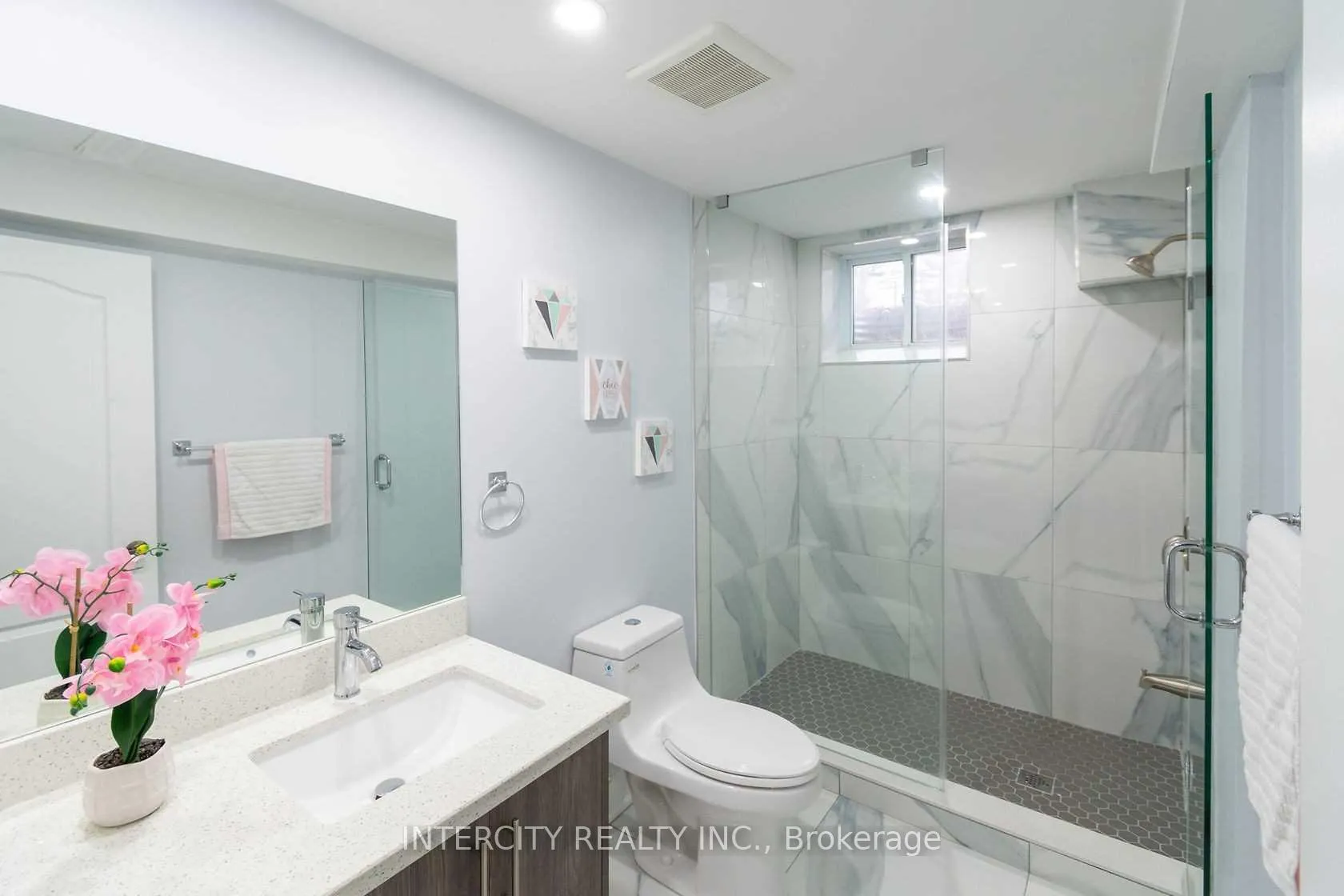 Photo 27 of 781 Drury Lane, Burlington, Brant — HOMEH
