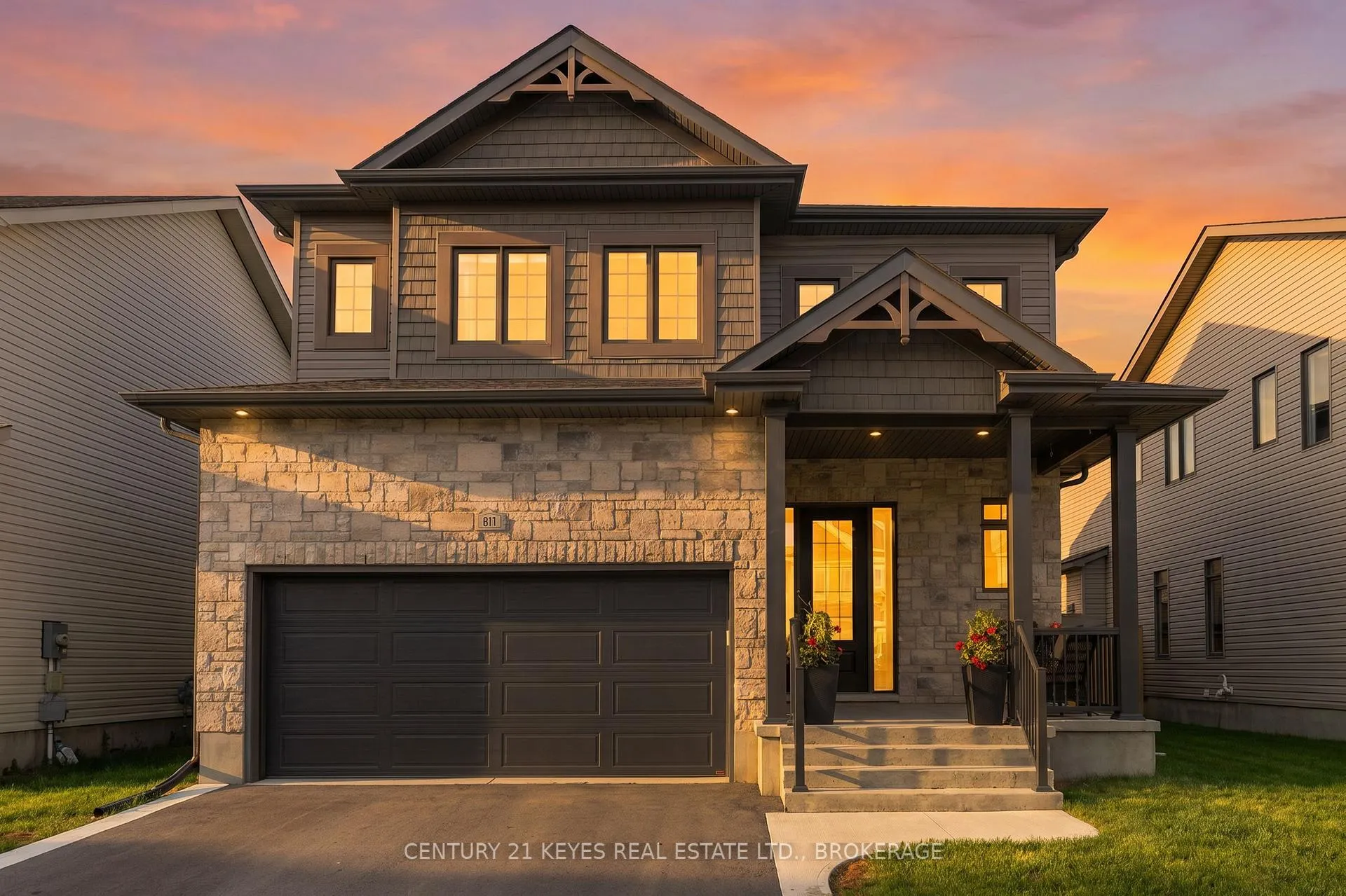 Front of 811 Riverview Way