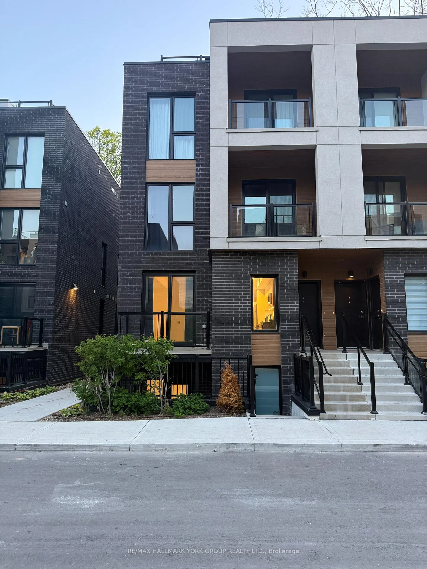 Photo 1 of Unit 2, 174 Clonmore Drive, Scarborough, Birchcliffe-Cliffside — HOMEH