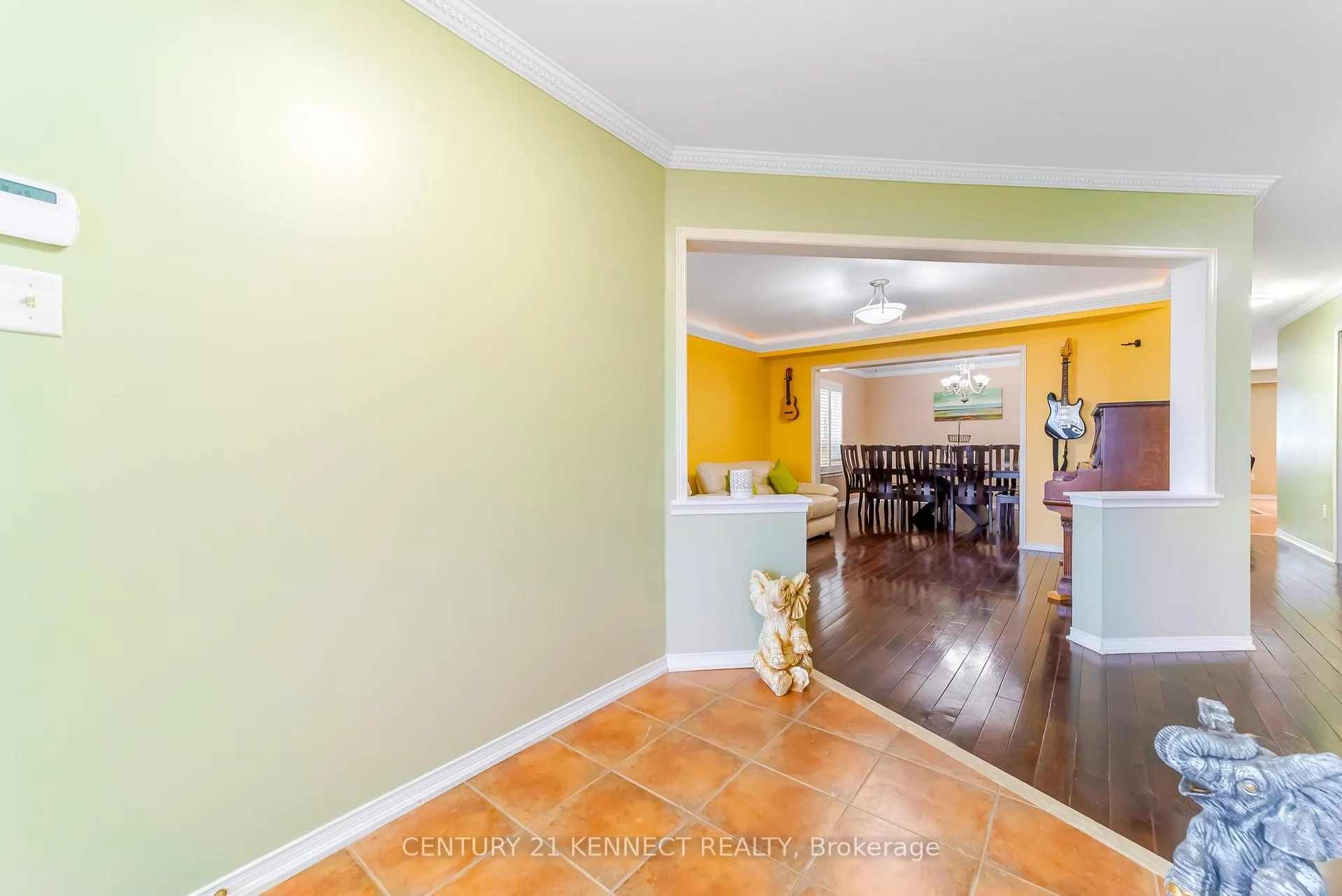 Photo 8 of 1566 Aldergrove Drive, Oshawa, Taunton — HOMEH