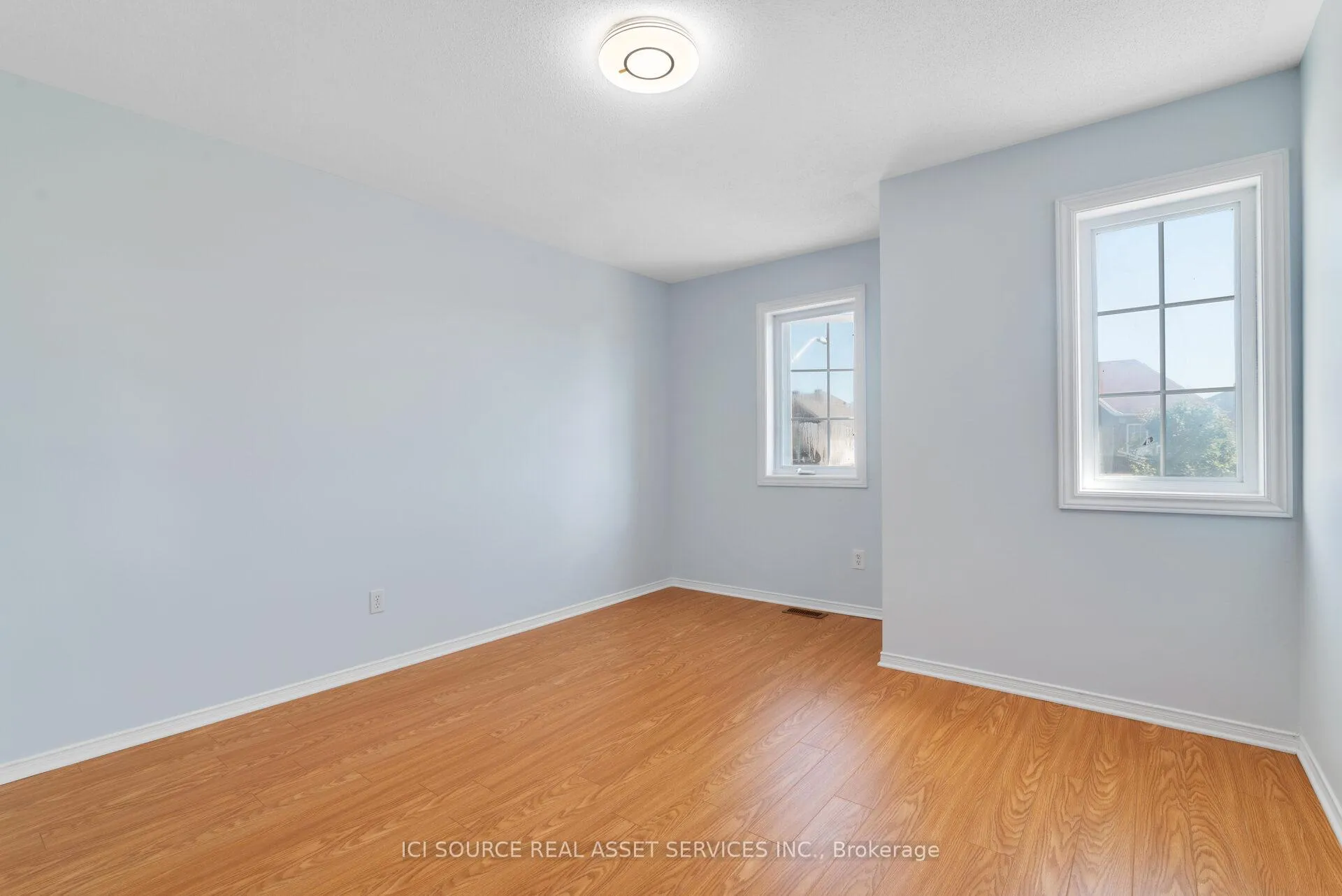 Photo 14 of 140 Annapolis Circle, Ottawa, Hunt Club — HOMEH
