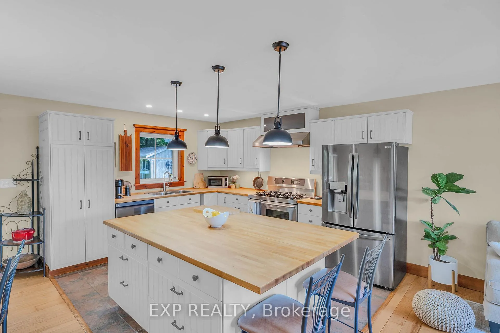 Photo 10 of 29 McClellan Road, Caledon, Alton — HOMEH