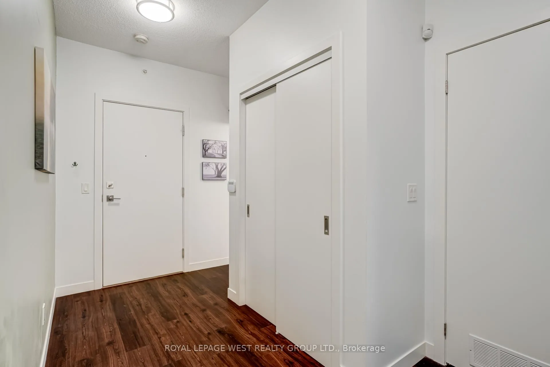 Photo 3 of Unit 1002, 2087 Fairview Street, Burlington, Freeman — HOMEH
