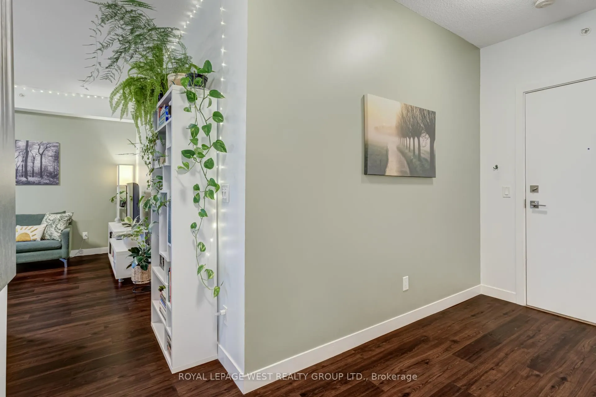 Photo 4 of Unit 1002, 2087 Fairview Street, Burlington, Freeman — HOMEH