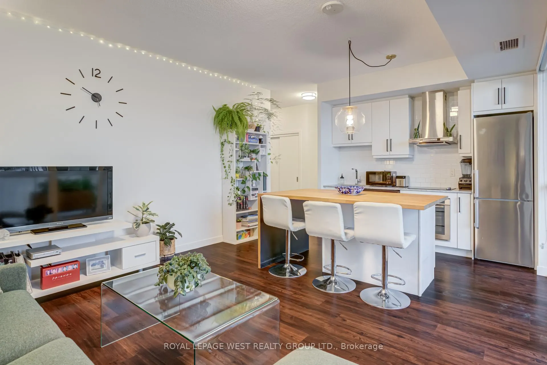 Photo 6 of Unit 1002, 2087 Fairview Street, Burlington, Freeman — HOMEH