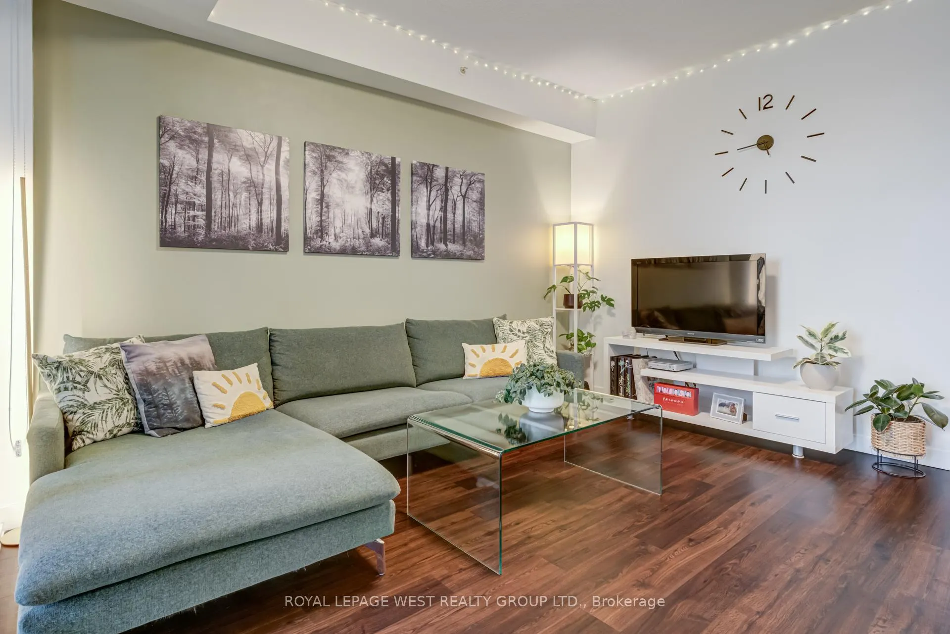 Photo 8 of Unit 1002, 2087 Fairview Street, Burlington, Freeman — HOMEH