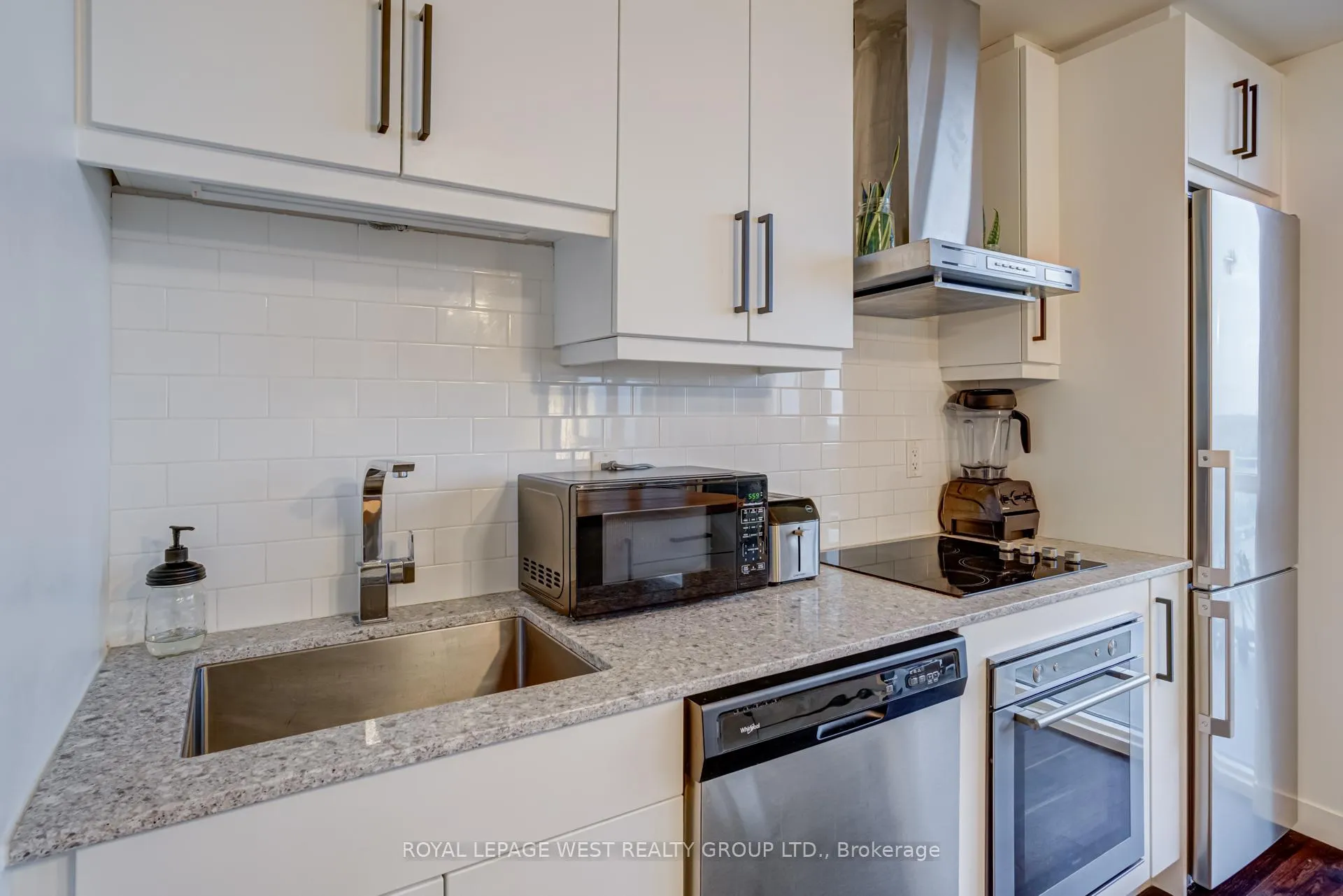 Photo 14 of Unit 1002, 2087 Fairview Street, Burlington, Freeman — HOMEH