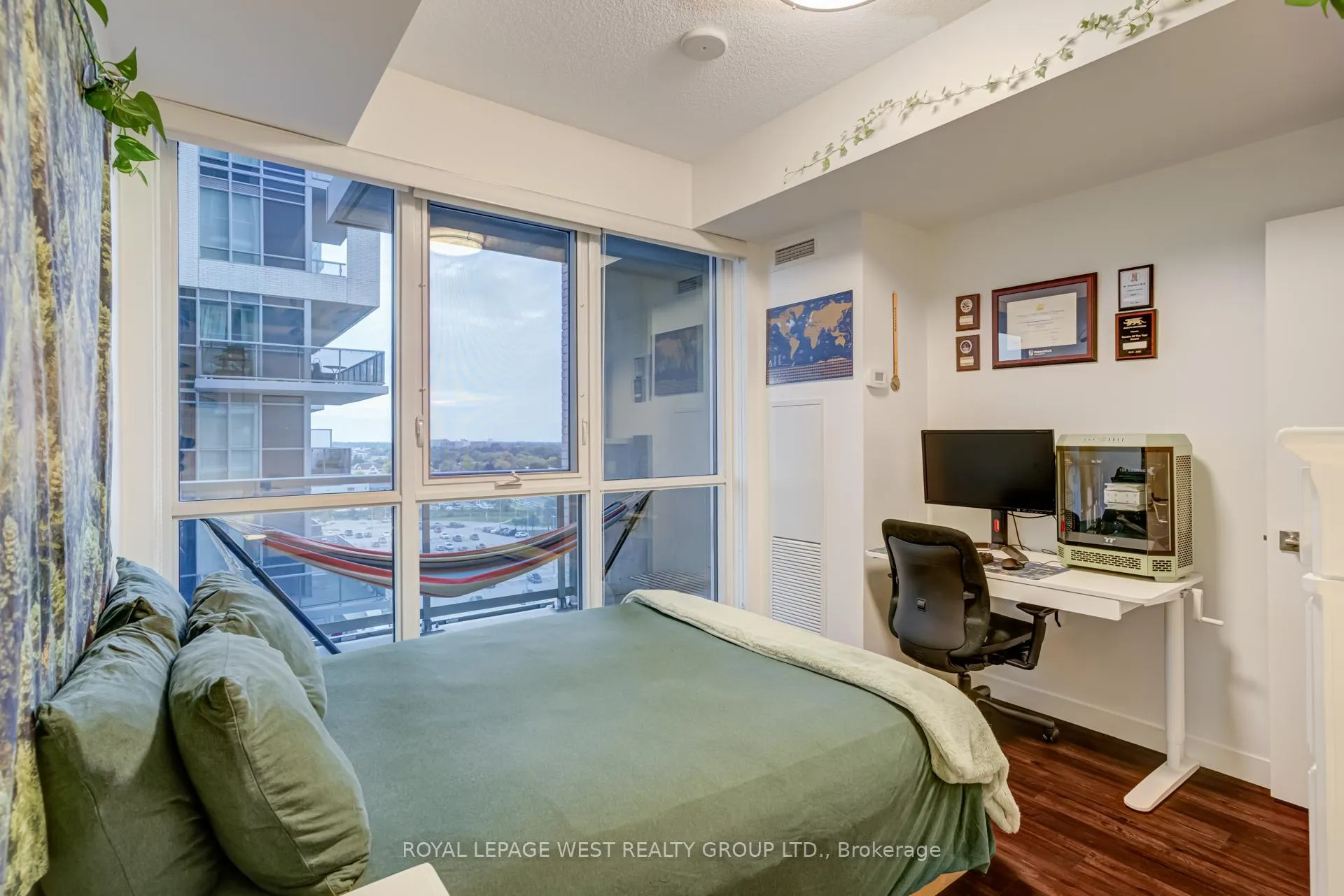 Photo 17 of Unit 1002, 2087 Fairview Street, Burlington, Freeman — HOMEH