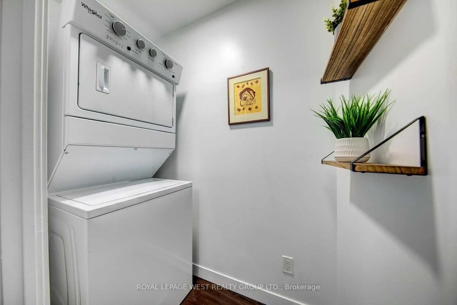 Photo 21 of Unit 1002, 2087 Fairview Street, Burlington, Freeman — HOMEH
