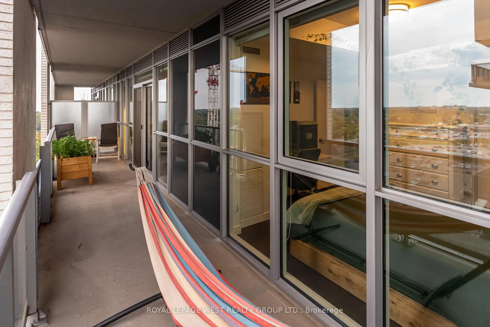 Photo 22 of Unit 1002, 2087 Fairview Street, Burlington, Freeman — HOMEH