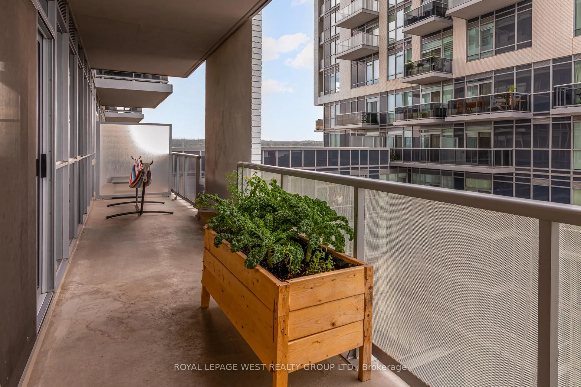 Photo 23 of Unit 1002, 2087 Fairview Street, Burlington, Freeman — HOMEH
