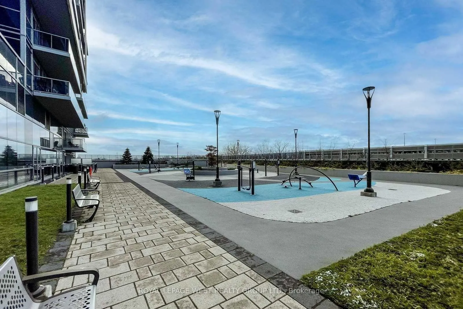 Photo 26 of Unit 1002, 2087 Fairview Street, Burlington, Freeman — HOMEH