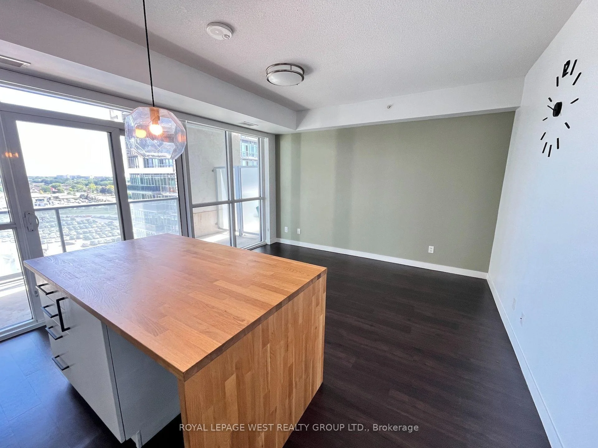 Photo 31 of Unit 1002, 2087 Fairview Street, Burlington, Freeman — HOMEH