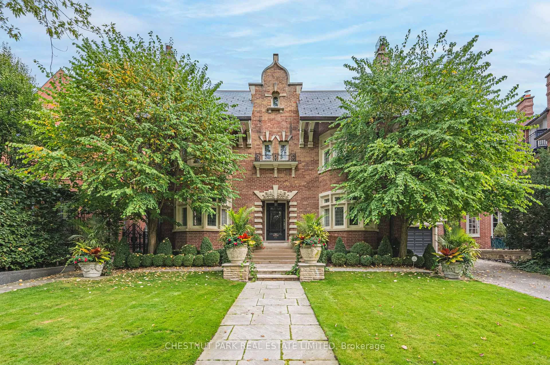 Photo 31 of 82 Chestnut Park Road, Toronto, Rosedale-Moore Park — HOMEH