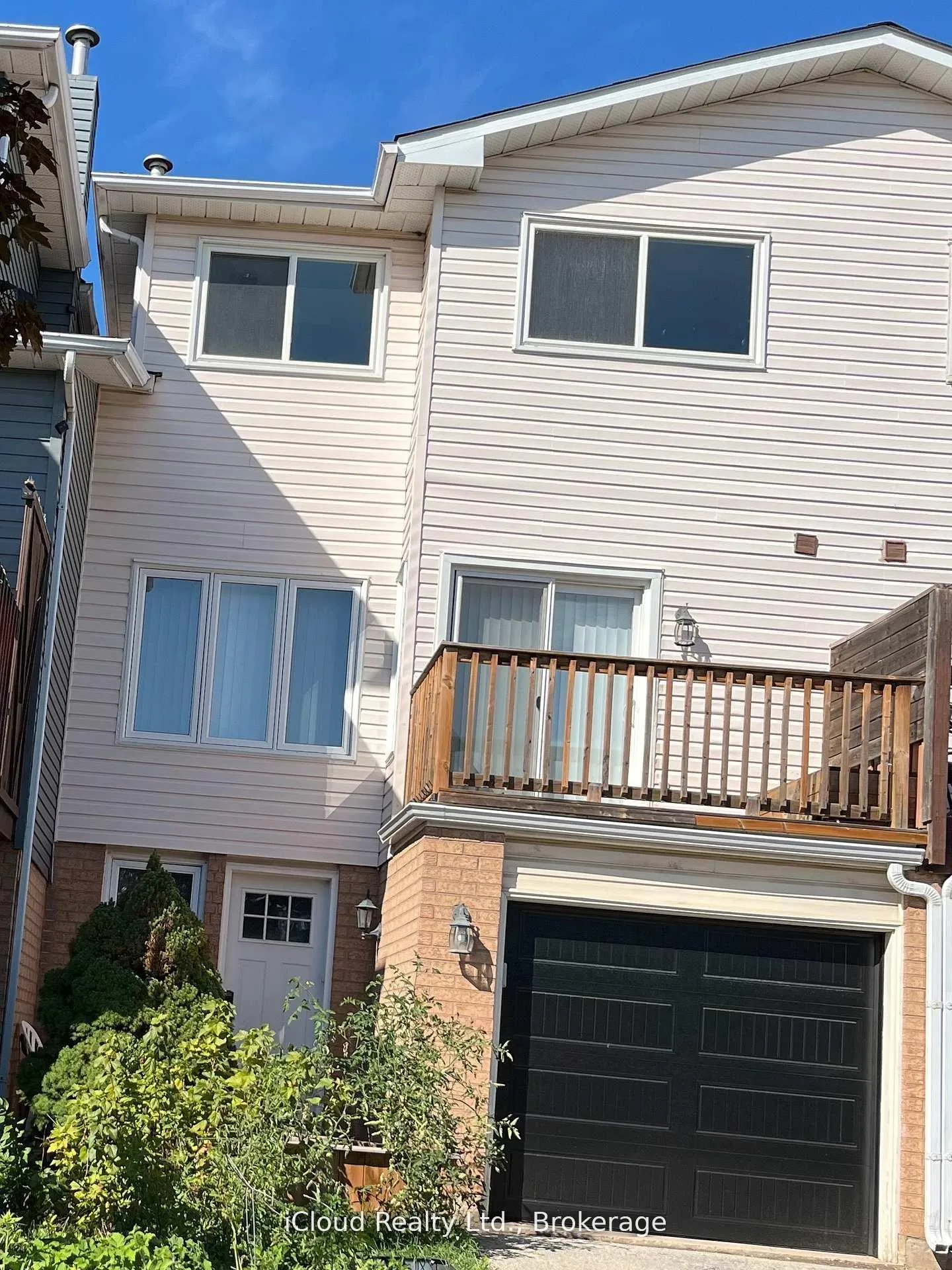 Photo 2 of 40 Glenashton Drive, Oakville, River Oaks — HOMEH