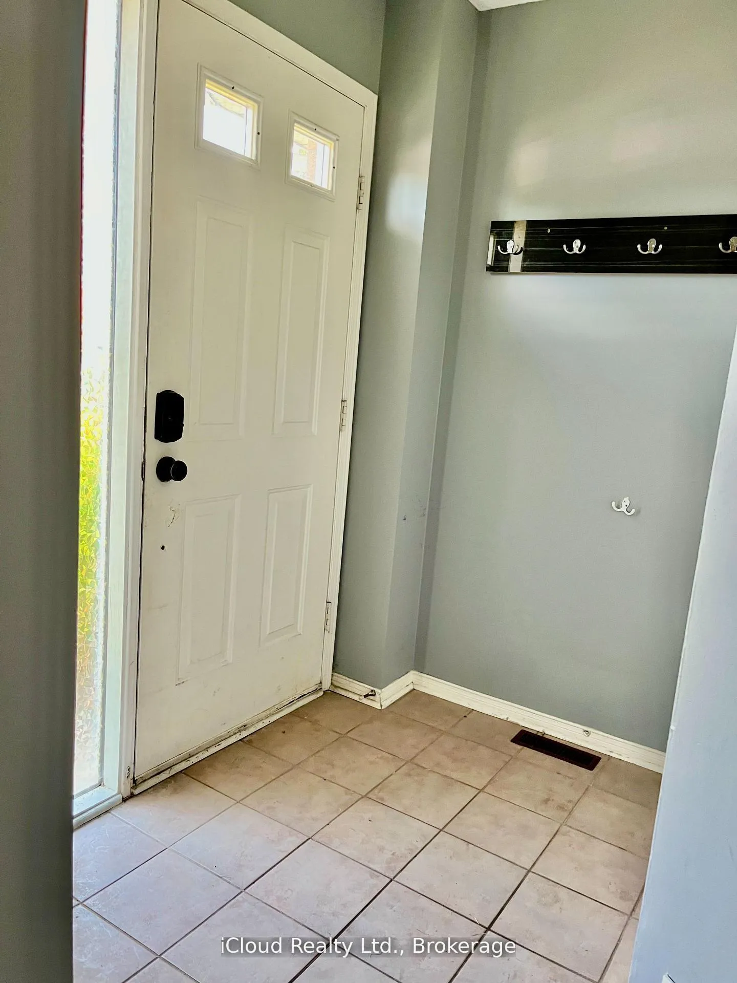 Photo 3 of 40 Glenashton Drive, Oakville, River Oaks — HOMEH