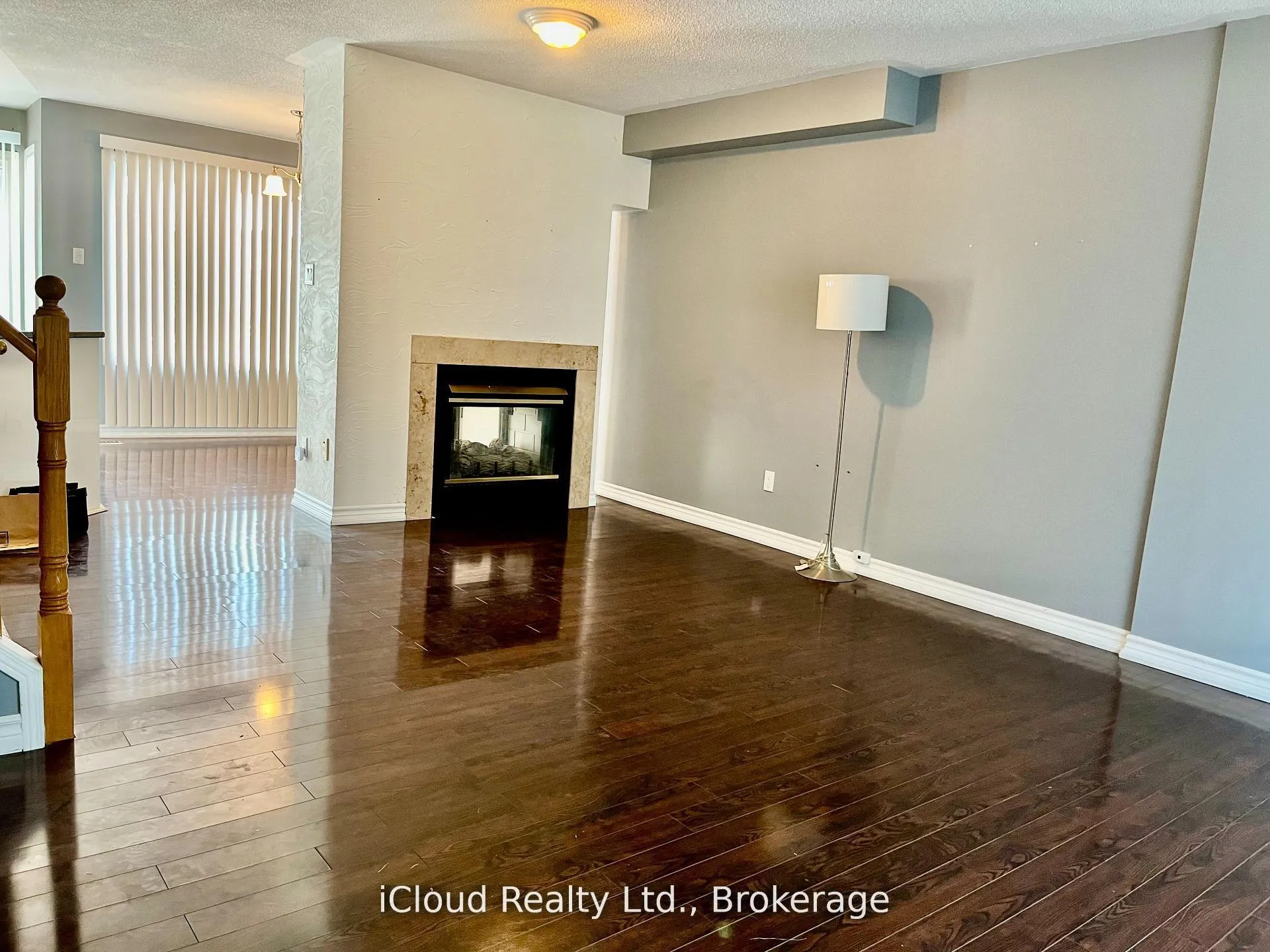 Photo 5 of 40 Glenashton Drive, Oakville, River Oaks — HOMEH