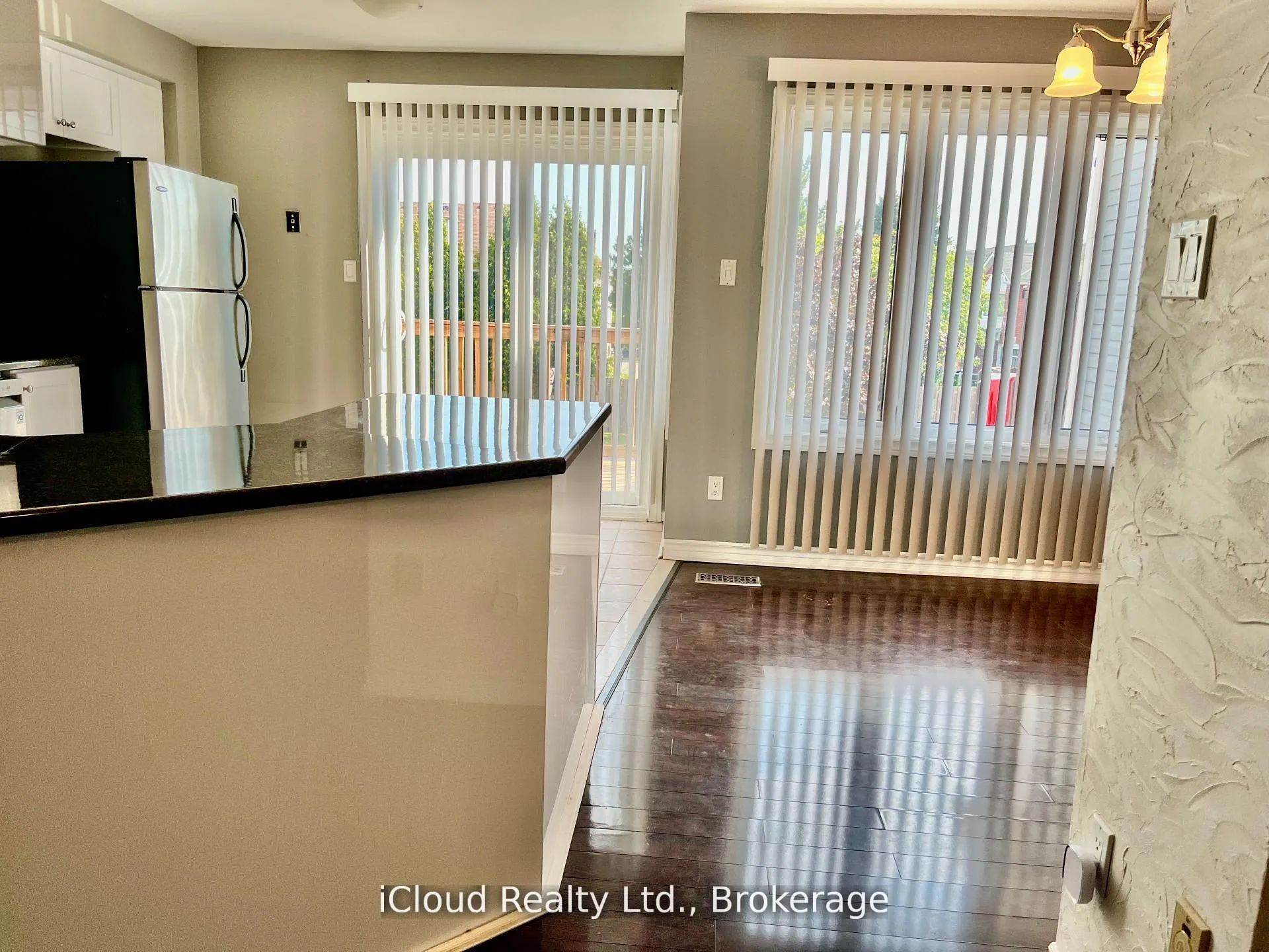 Photo 8 of 40 Glenashton Drive, Oakville, River Oaks — HOMEH