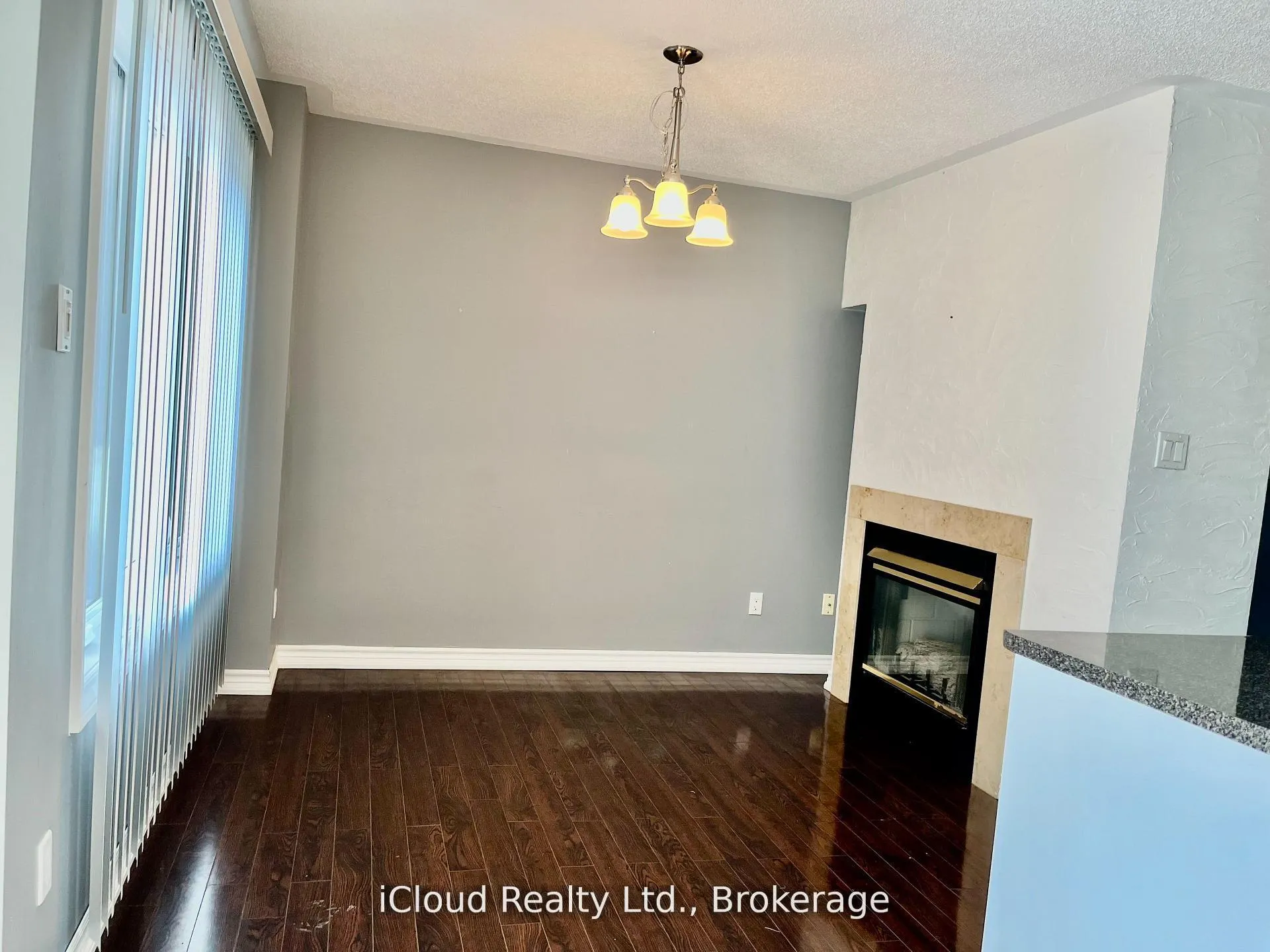 Photo 10 of 40 Glenashton Drive, Oakville, River Oaks — HOMEH