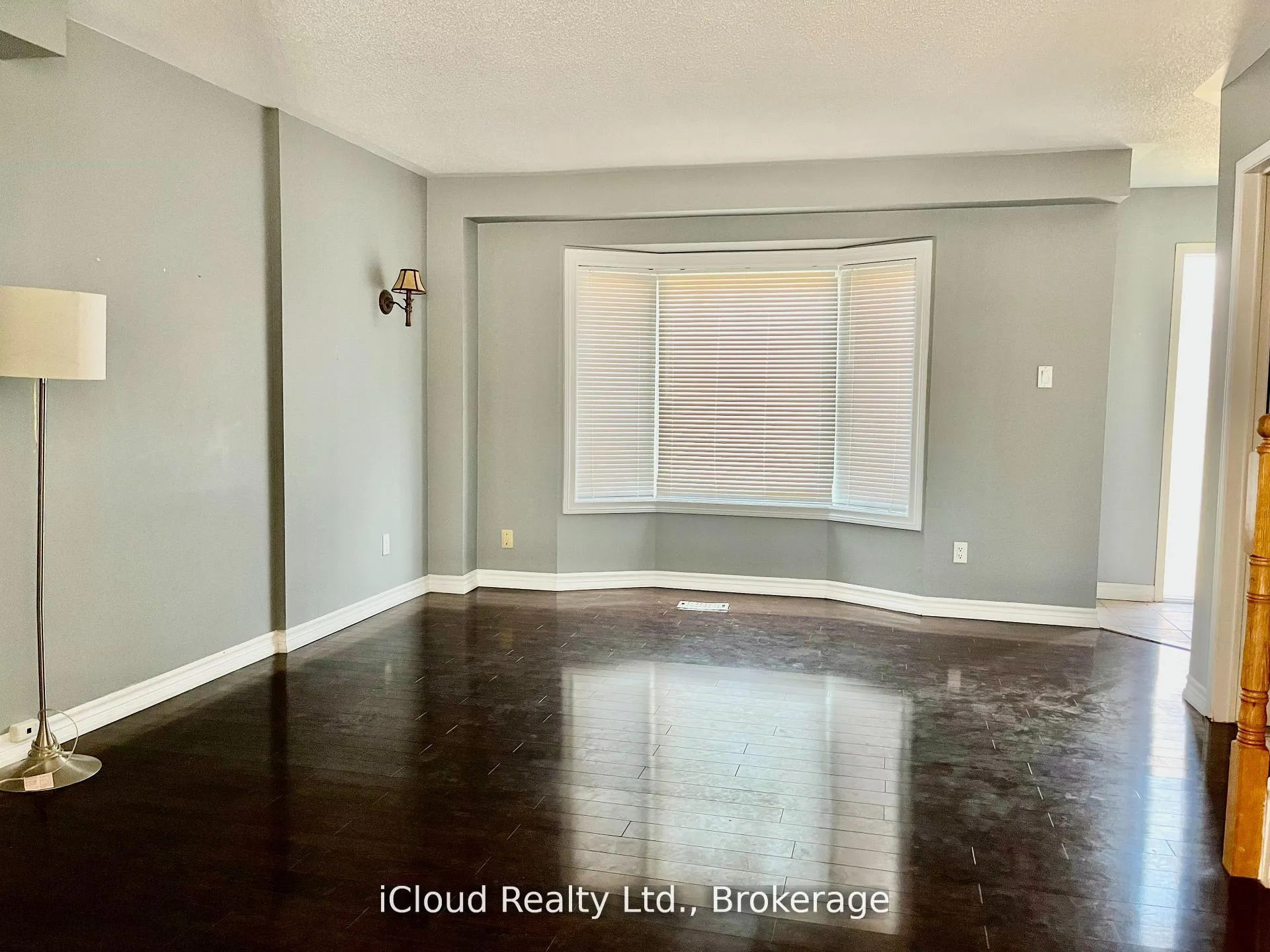 Photo 12 of 40 Glenashton Drive, Oakville, River Oaks — HOMEH