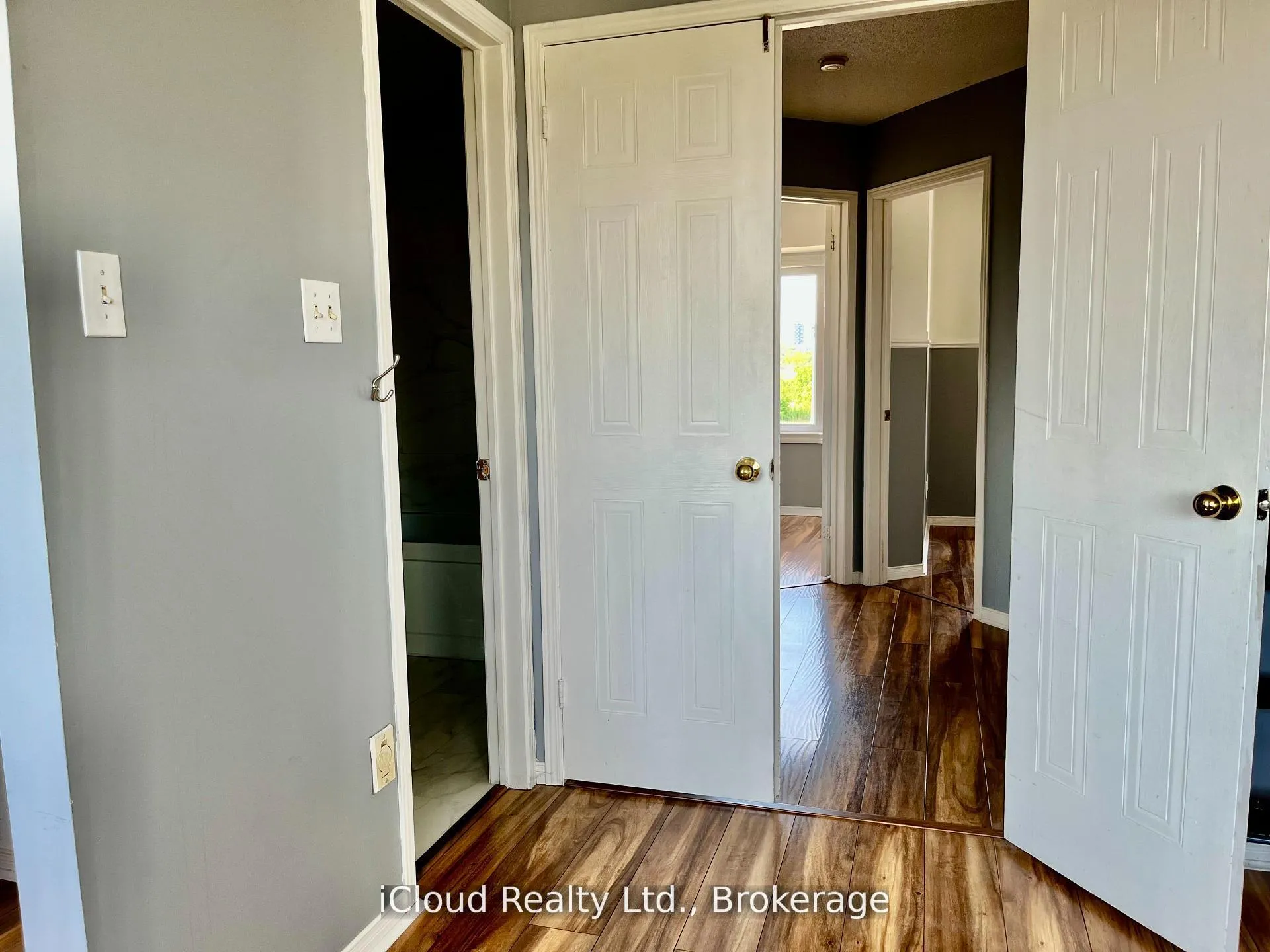 Photo 15 of 40 Glenashton Drive, Oakville, River Oaks — HOMEH