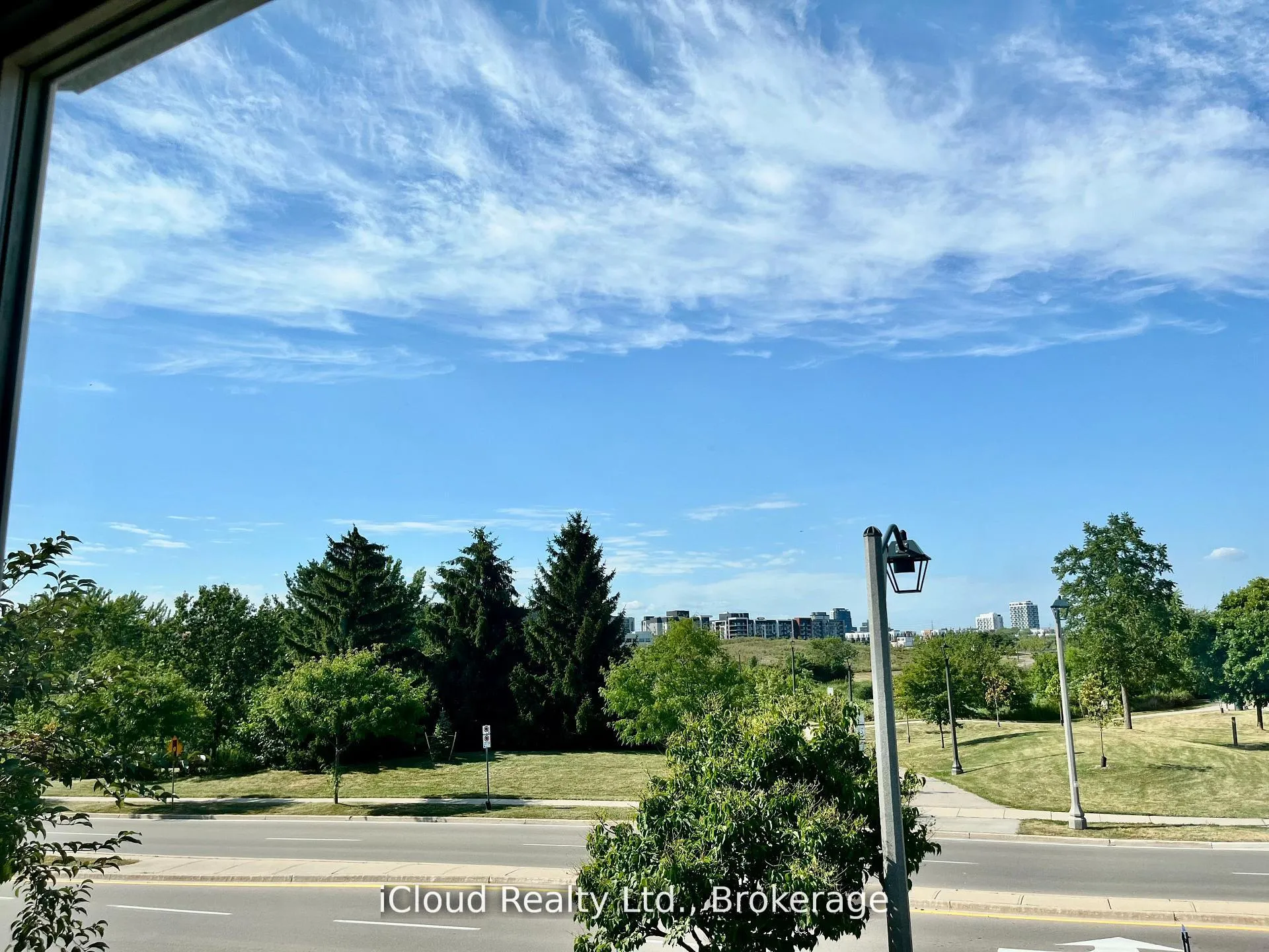 Photo 20 of 40 Glenashton Drive, Oakville, River Oaks — HOMEH