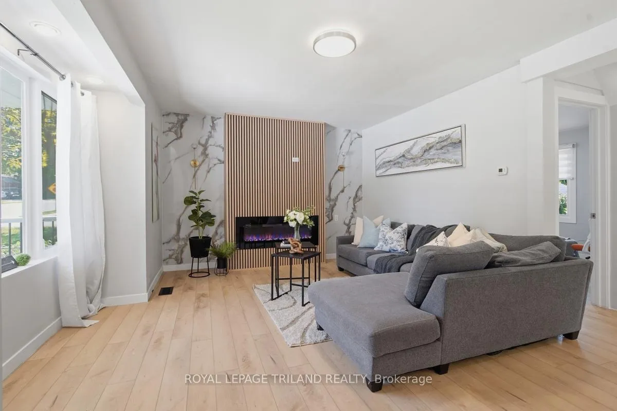 Photo 9 of 231 Taylor Street, London, East C — HOMEH