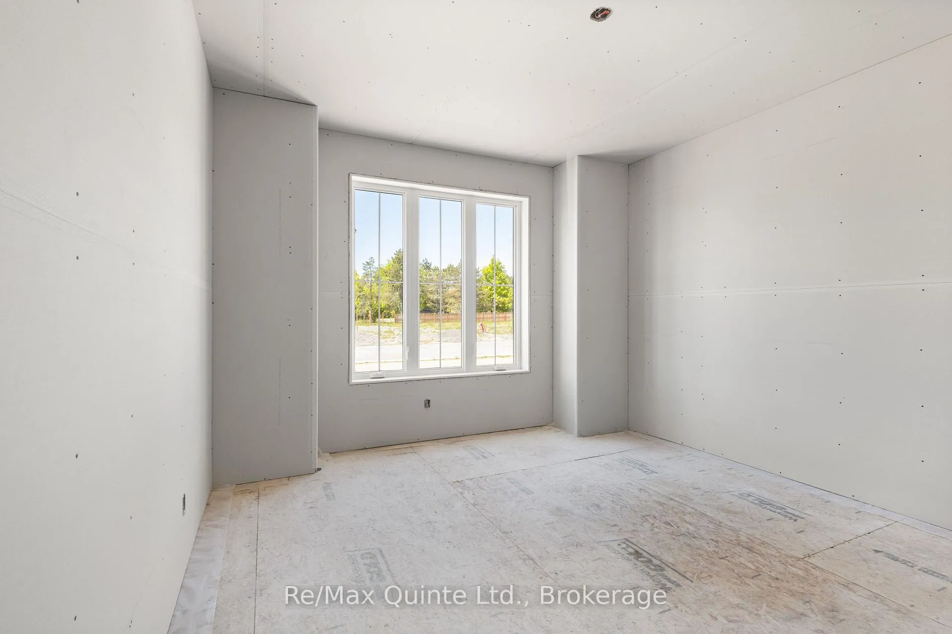 Photo 20 of 12 Deerview Drive, Quinte West, Murray Ward — HOMEH