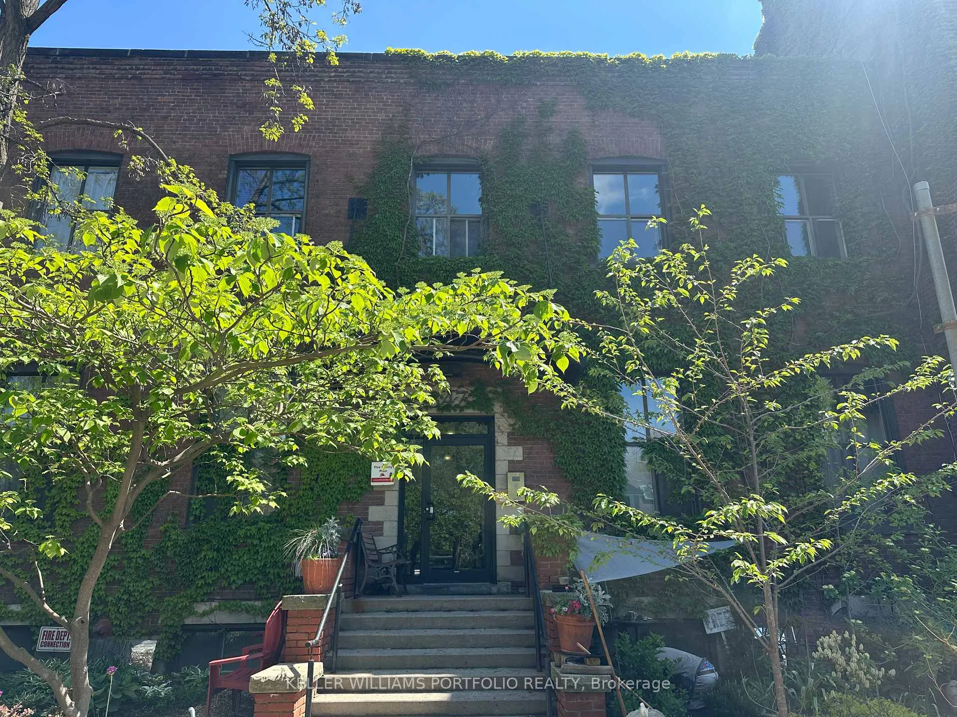 Front of Unit 122, 347 Sorauren Avenue