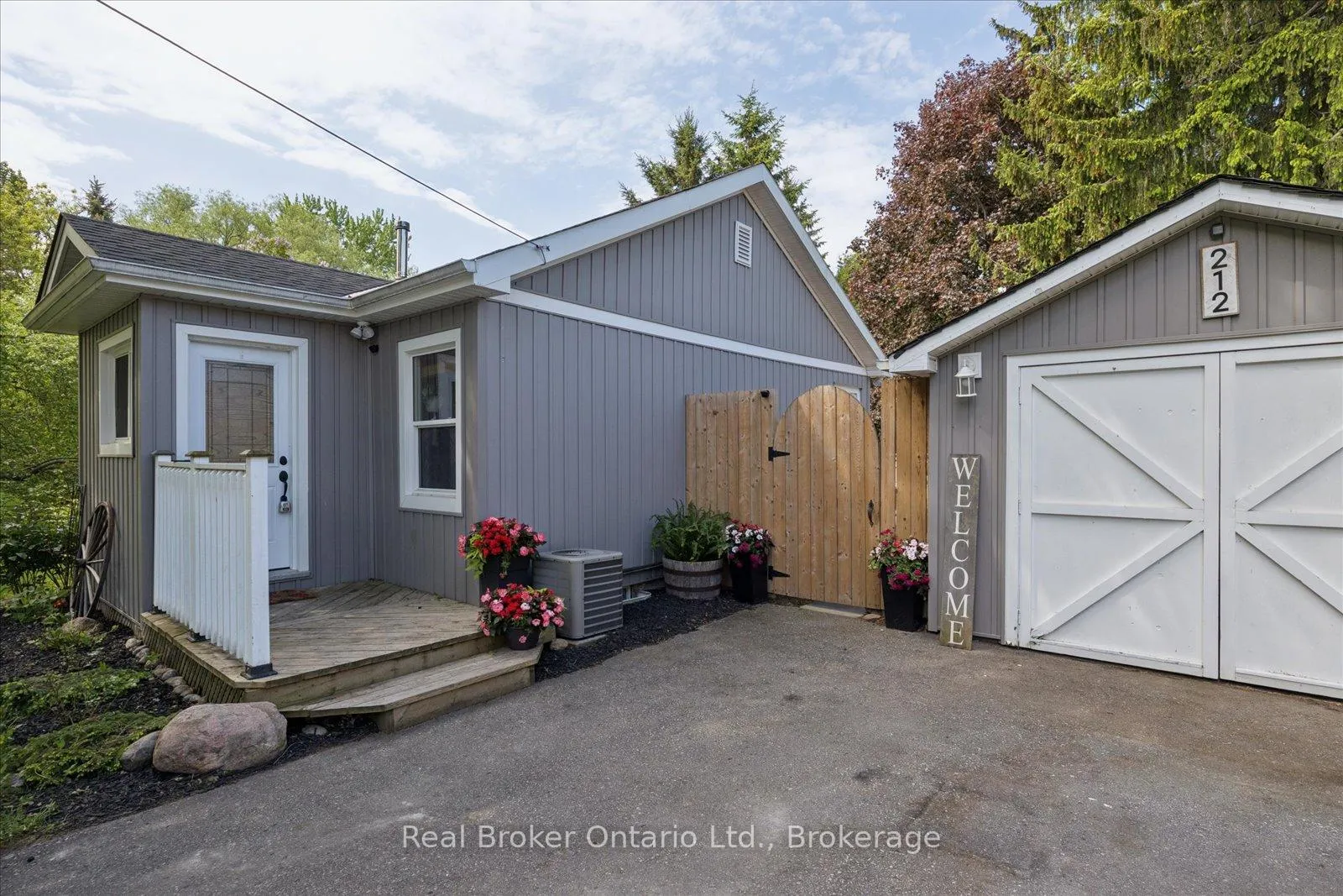 Photo 5 of 212 Mill Street N, Clarington, Newcastle — HOMEH