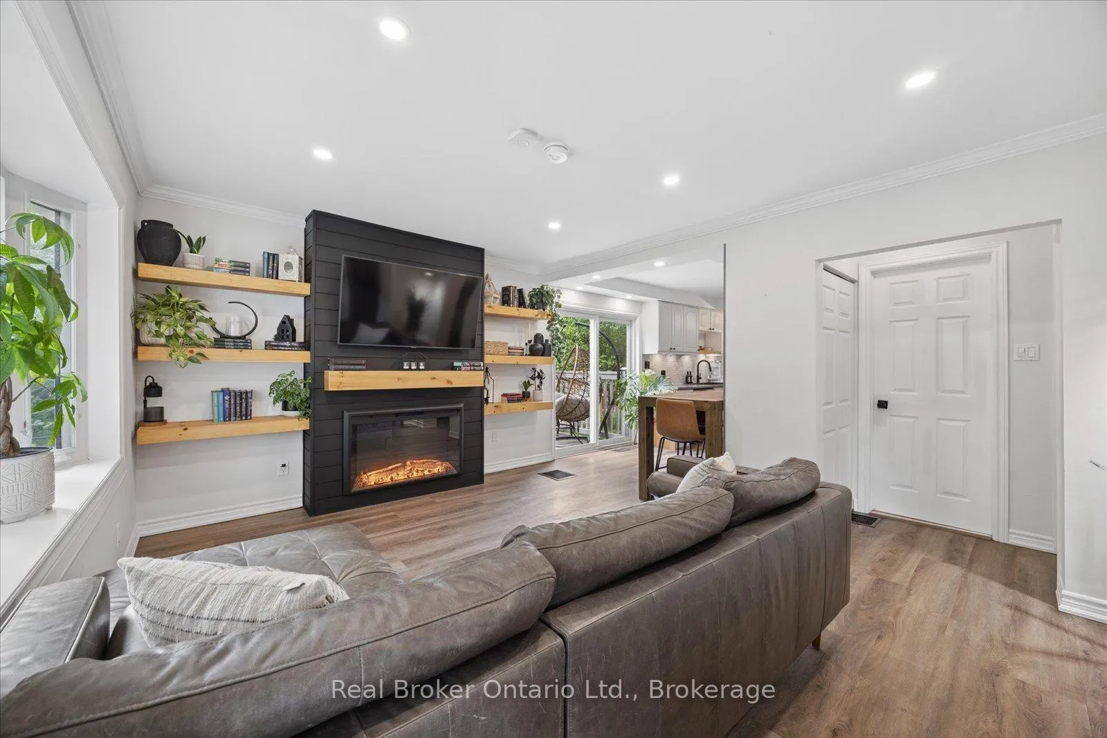 Photo 9 of 212 Mill Street N, Clarington, Newcastle — HOMEH