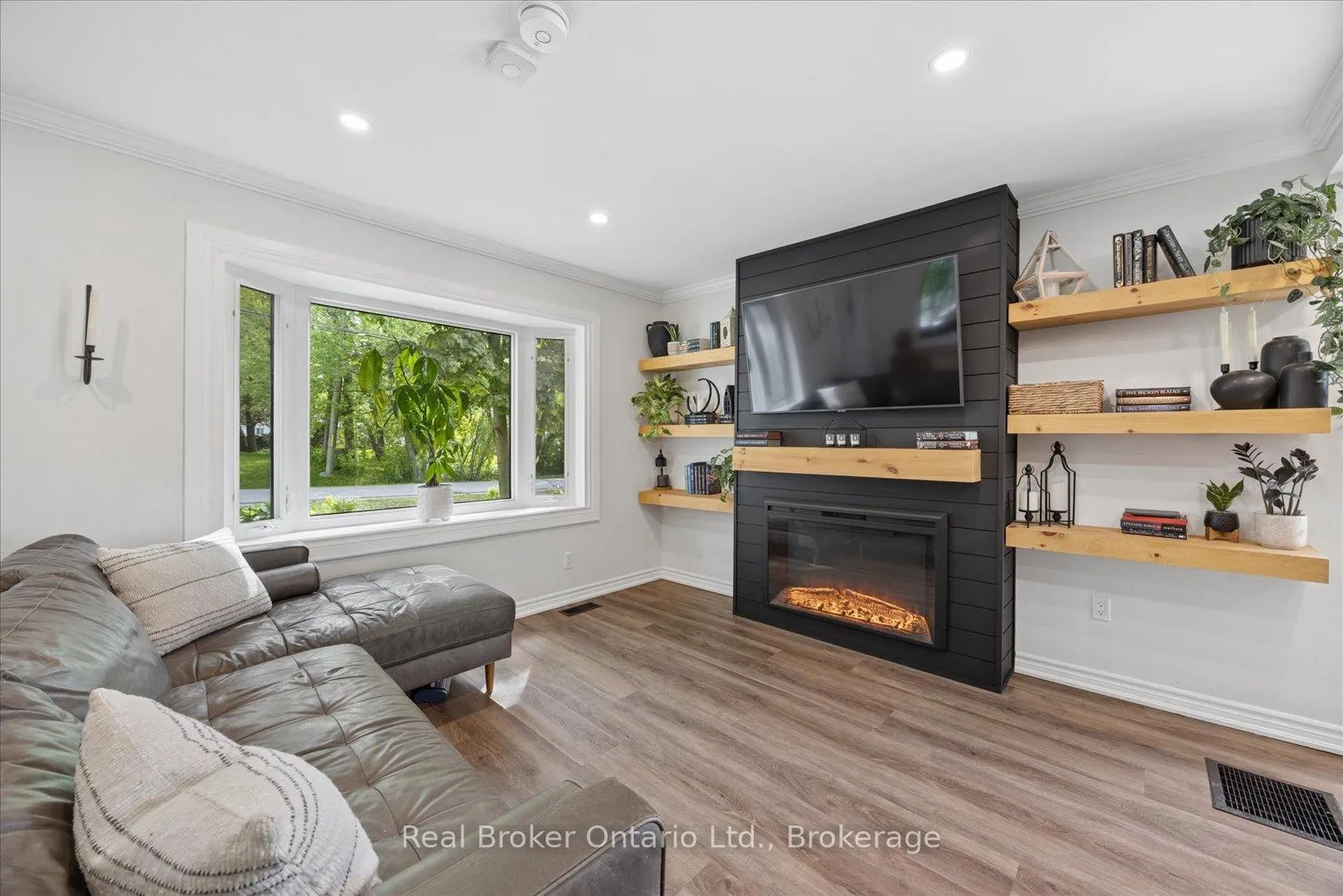 Photo 11 of 212 Mill Street N, Clarington, Newcastle — HOMEH