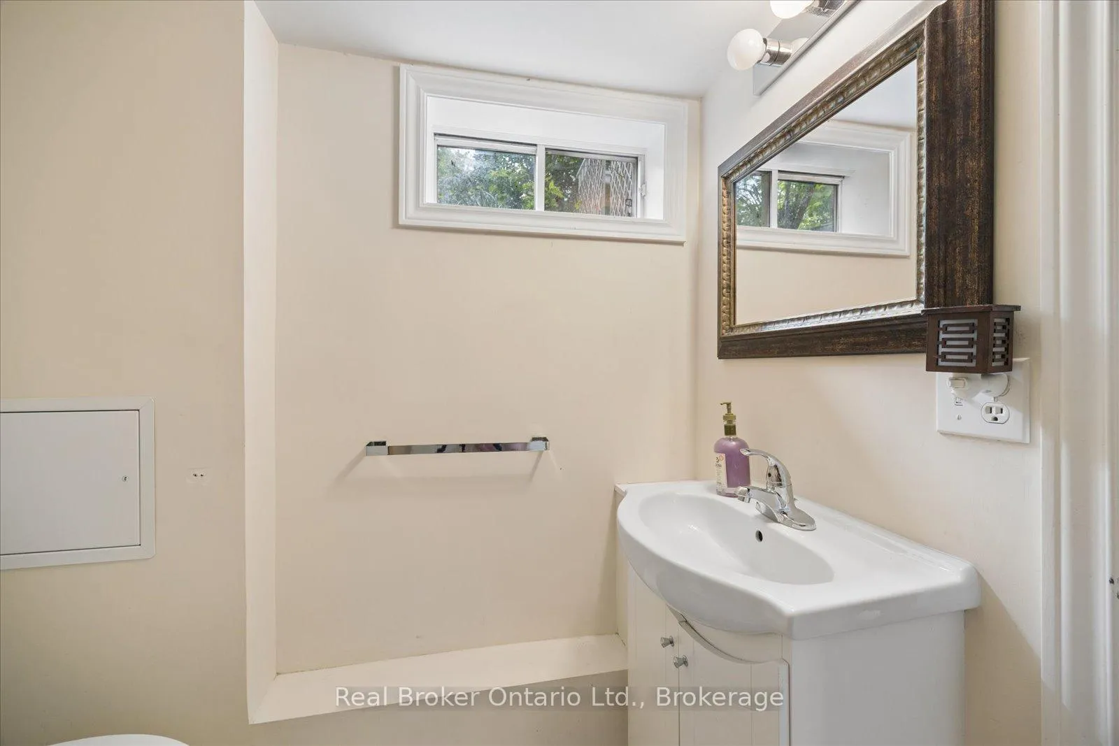 Photo 33 of 212 Mill Street N, Clarington, Newcastle — HOMEH