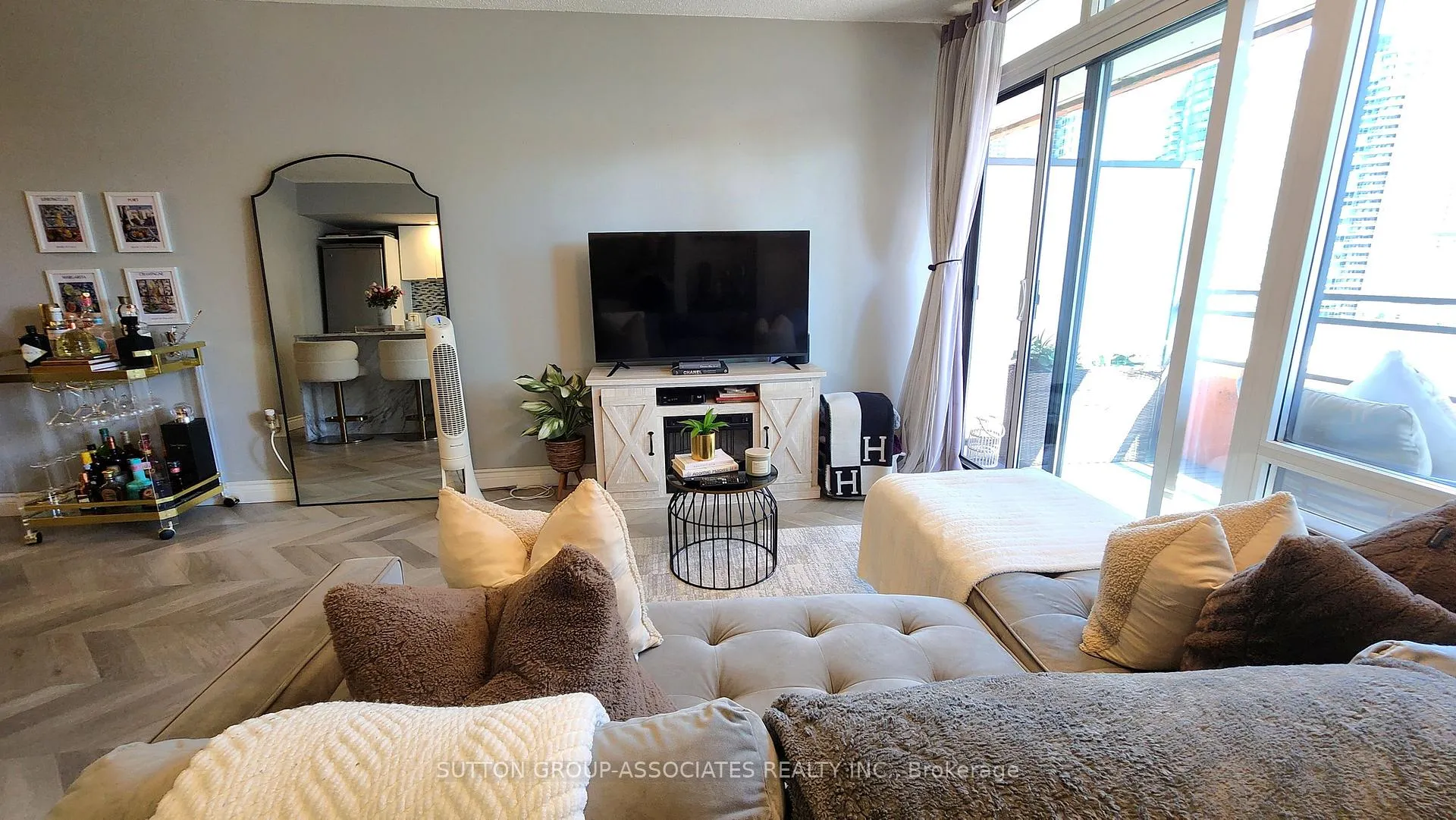 Photo 10 of Unit 1012, 4K Spadina Avenue, Toronto, Waterfront Communities — HOMEH