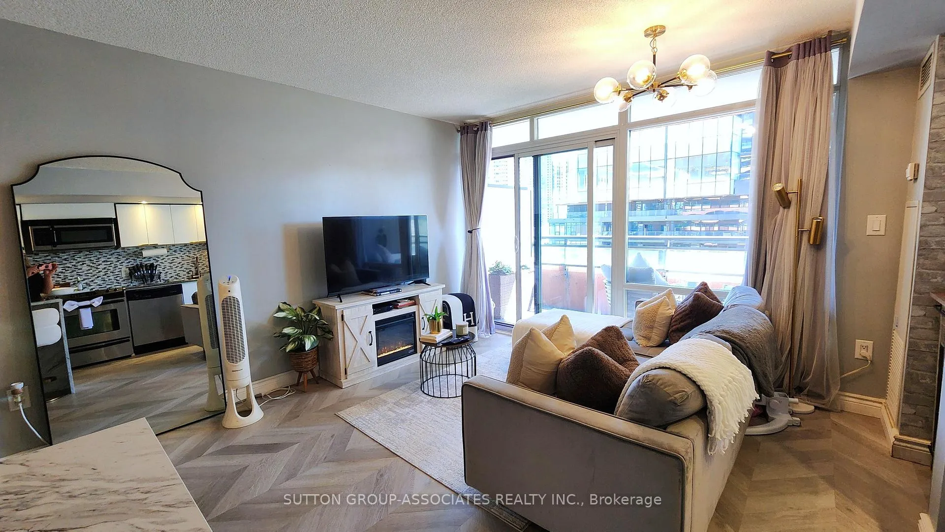 Photo 11 of Unit 1012, 4K Spadina Avenue, Toronto, Waterfront Communities — HOMEH