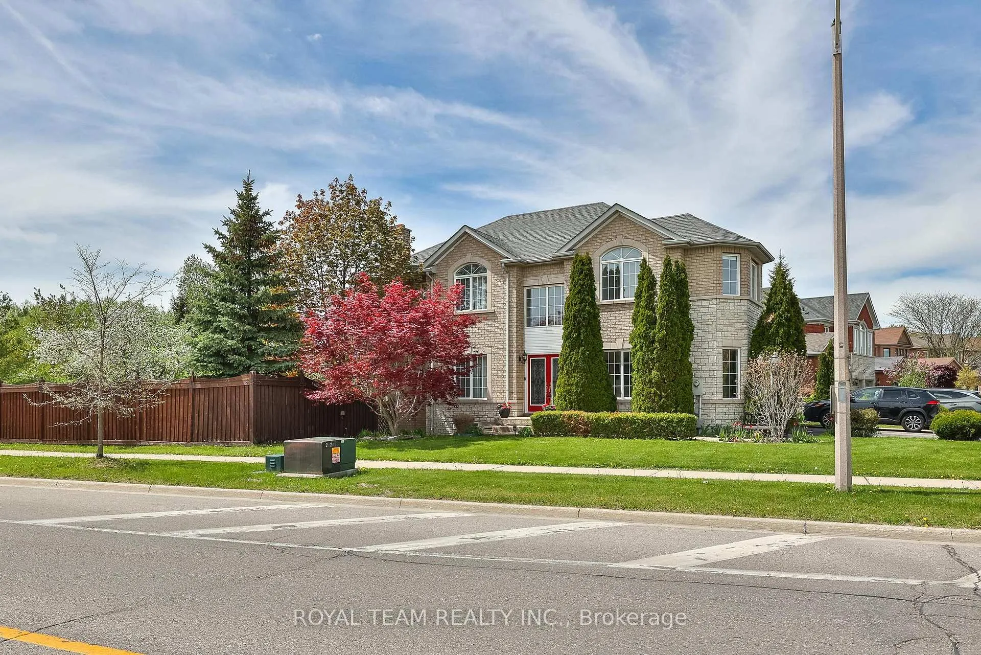 Photo 2 of 2 Sandway Crescent, Vaughan, Maple — HOMEH