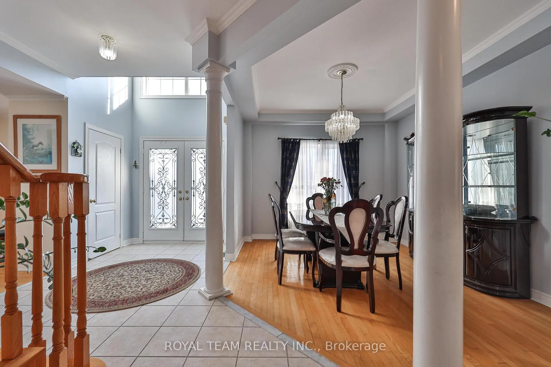 Photo 8 of 2 Sandway Crescent, Vaughan, Maple — HOMEH