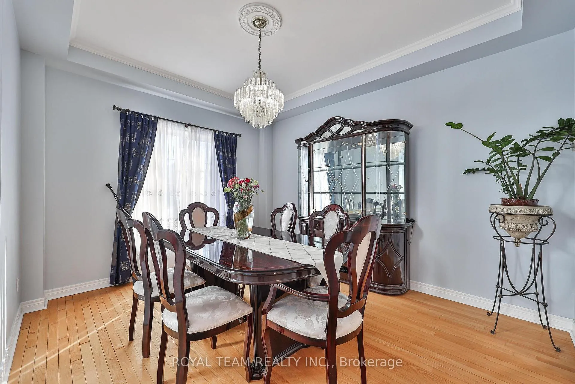 Photo 10 of 2 Sandway Crescent, Vaughan, Maple — HOMEH
