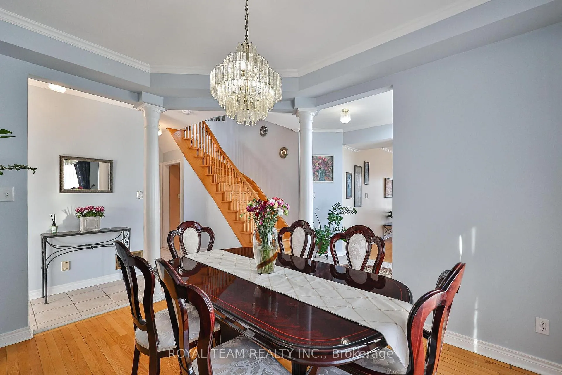 Photo 11 of 2 Sandway Crescent, Vaughan, Maple — HOMEH
