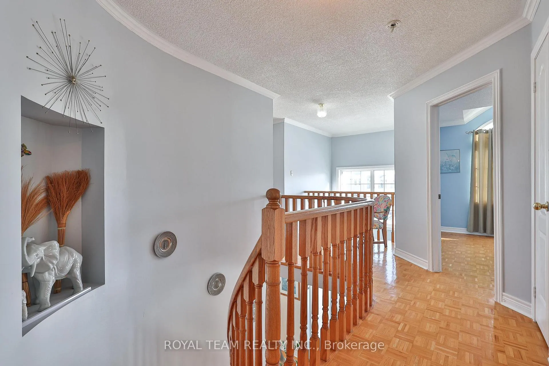 Photo 13 of 2 Sandway Crescent, Vaughan, Maple — HOMEH