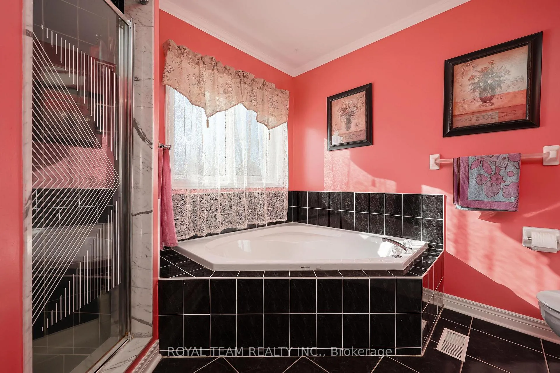 Photo 16 of 2 Sandway Crescent, Vaughan, Maple — HOMEH