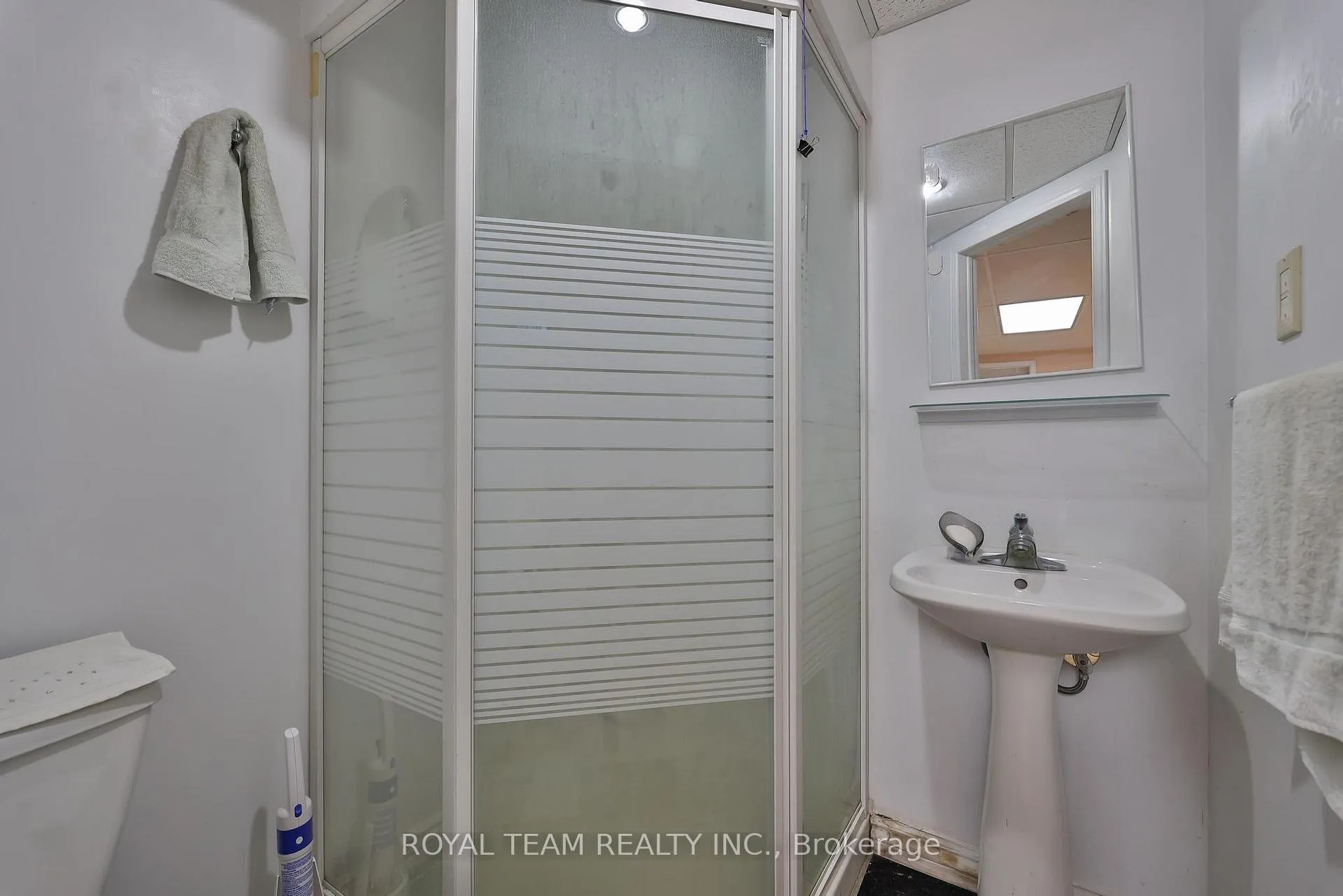 Photo 36 of 2 Sandway Crescent, Vaughan, Maple — HOMEH