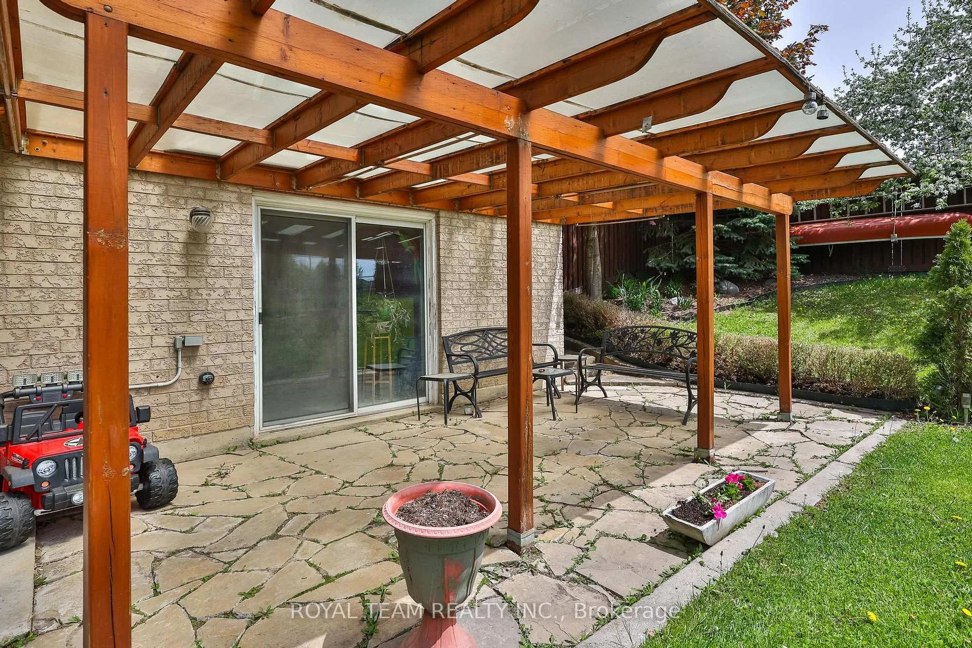 Photo 37 of 2 Sandway Crescent, Vaughan, Maple — HOMEH