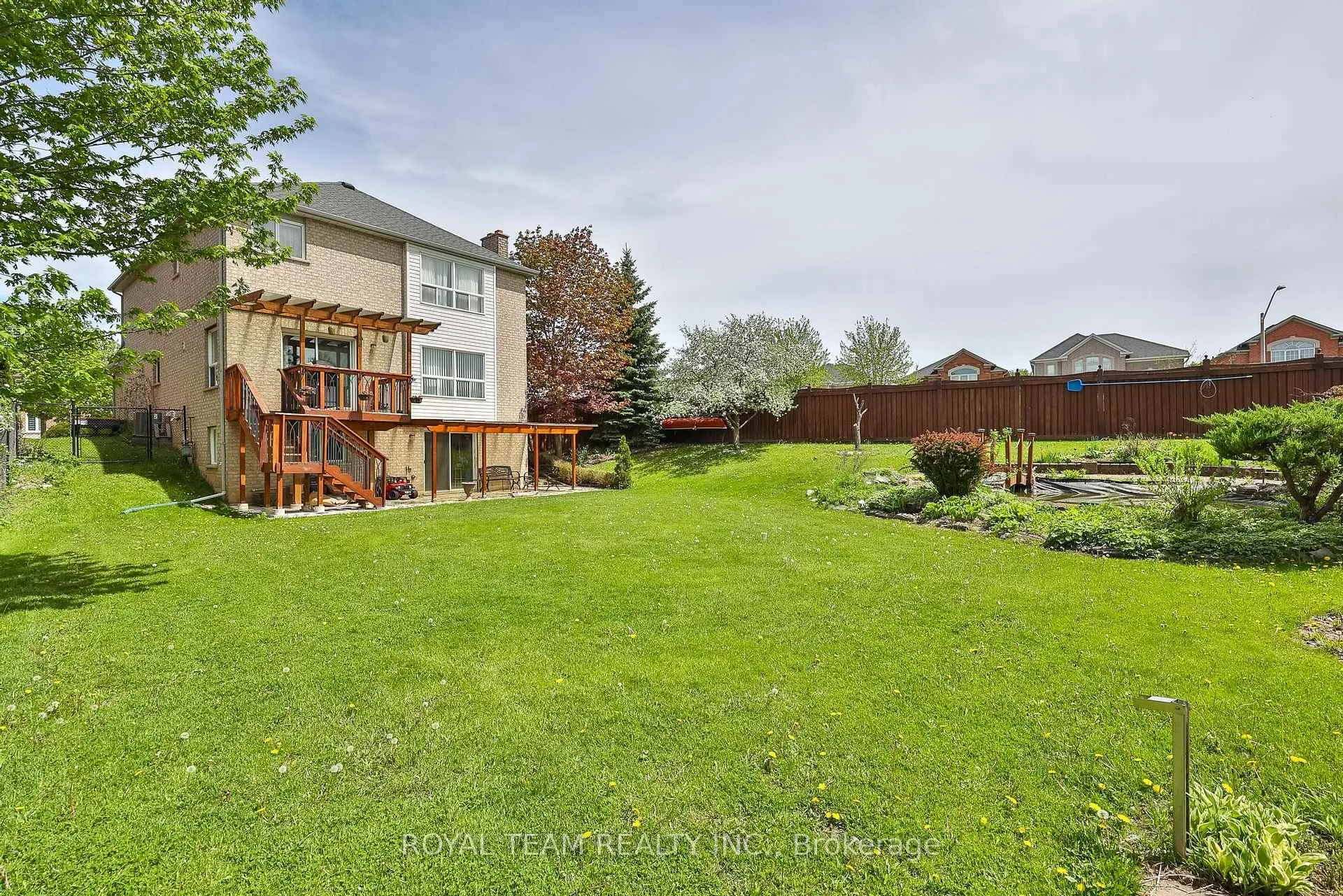 Photo 40 of 2 Sandway Crescent, Vaughan, Maple — HOMEH