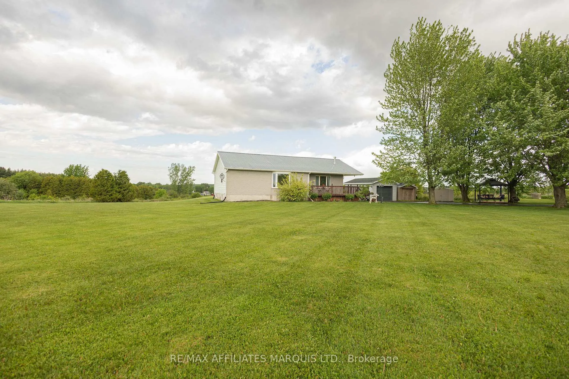 Photo 2 of 16825 County Rd 15, North Stormont, North Stormont (Roxborough) Twp — HOMEH